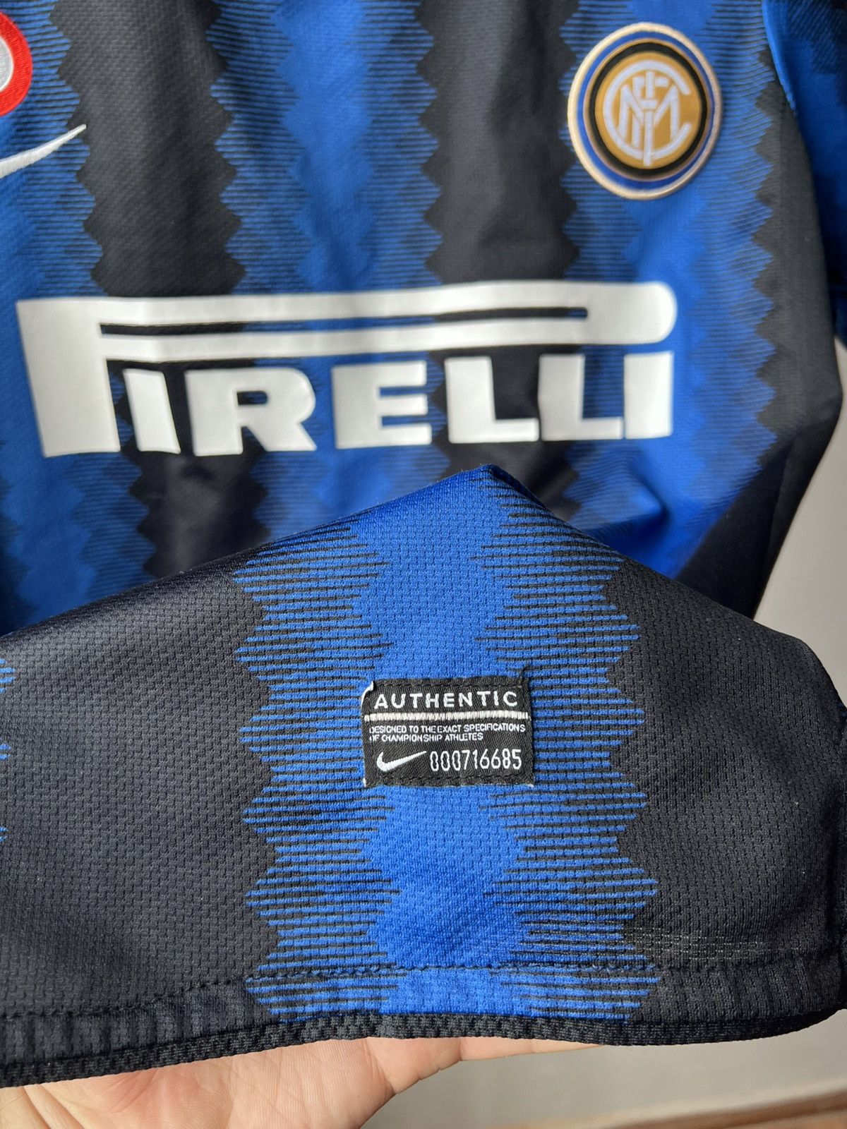 Nike 2010/11 INTER MILAN HOME RARE SOCCER JERSEY FOOTBALL SHIRT Size US M / EU 48-50 / 2 - 13 Thumbnail