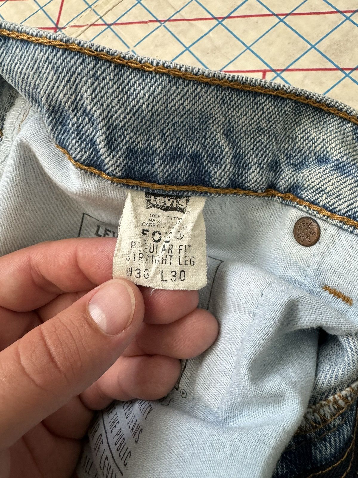 Levi's × Levi's Vintage Clothing × Vintage Levi’s 505 Light Stonewash Vintage Jeans Fits 36 Regular Fit Size US 36 / EU 52 - 8 Thumbnail
