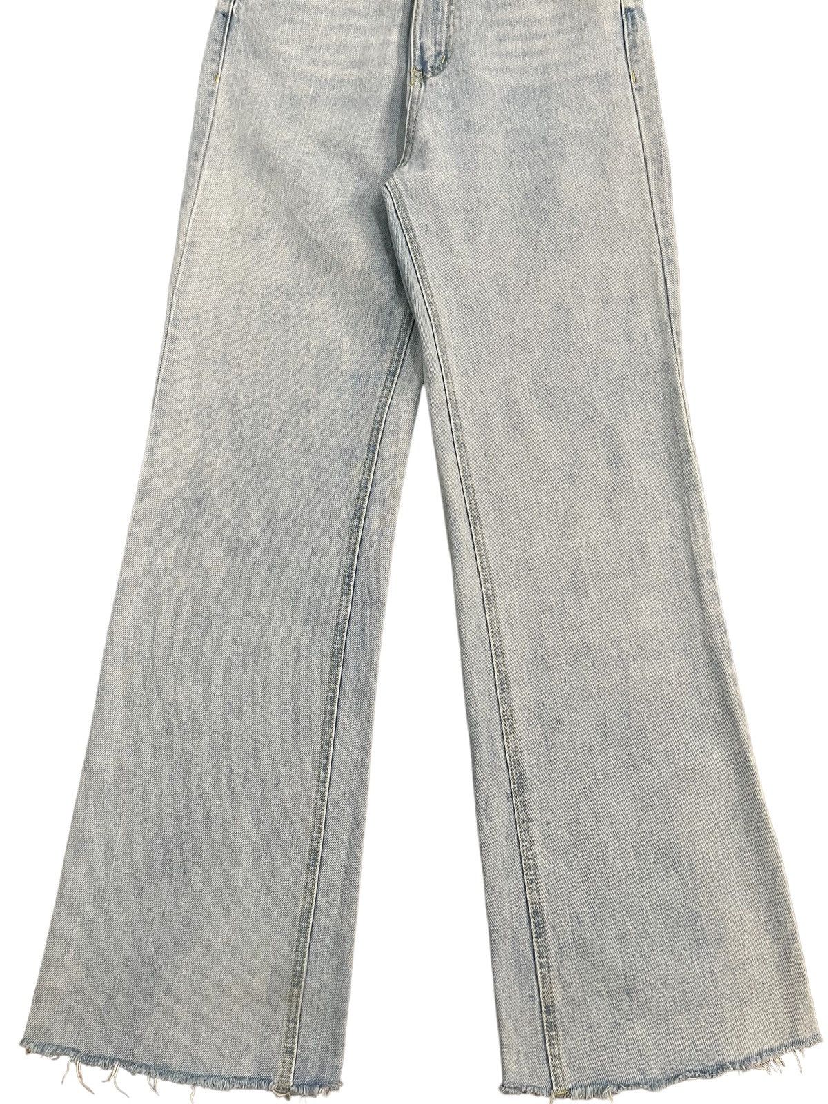 Japanese Brand Vintage Japanese Brand Light Blue Wash Distress Flare Jeans Size 25" / US 0 / IT 36 - 5 Thumbnail