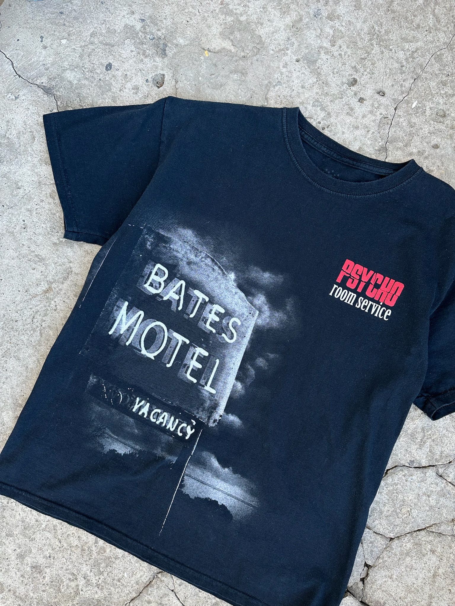 Universal Studios PSYCHO BATES MOTEL HORROR TEE VINTAGE MOVIE Size US M / EU 48-50 / 2 - 3 Thumbnail
