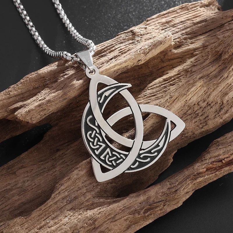 Vintage Classic Knot Moon Pendant Necklace Size ONE SIZE - 3 Thumbnail