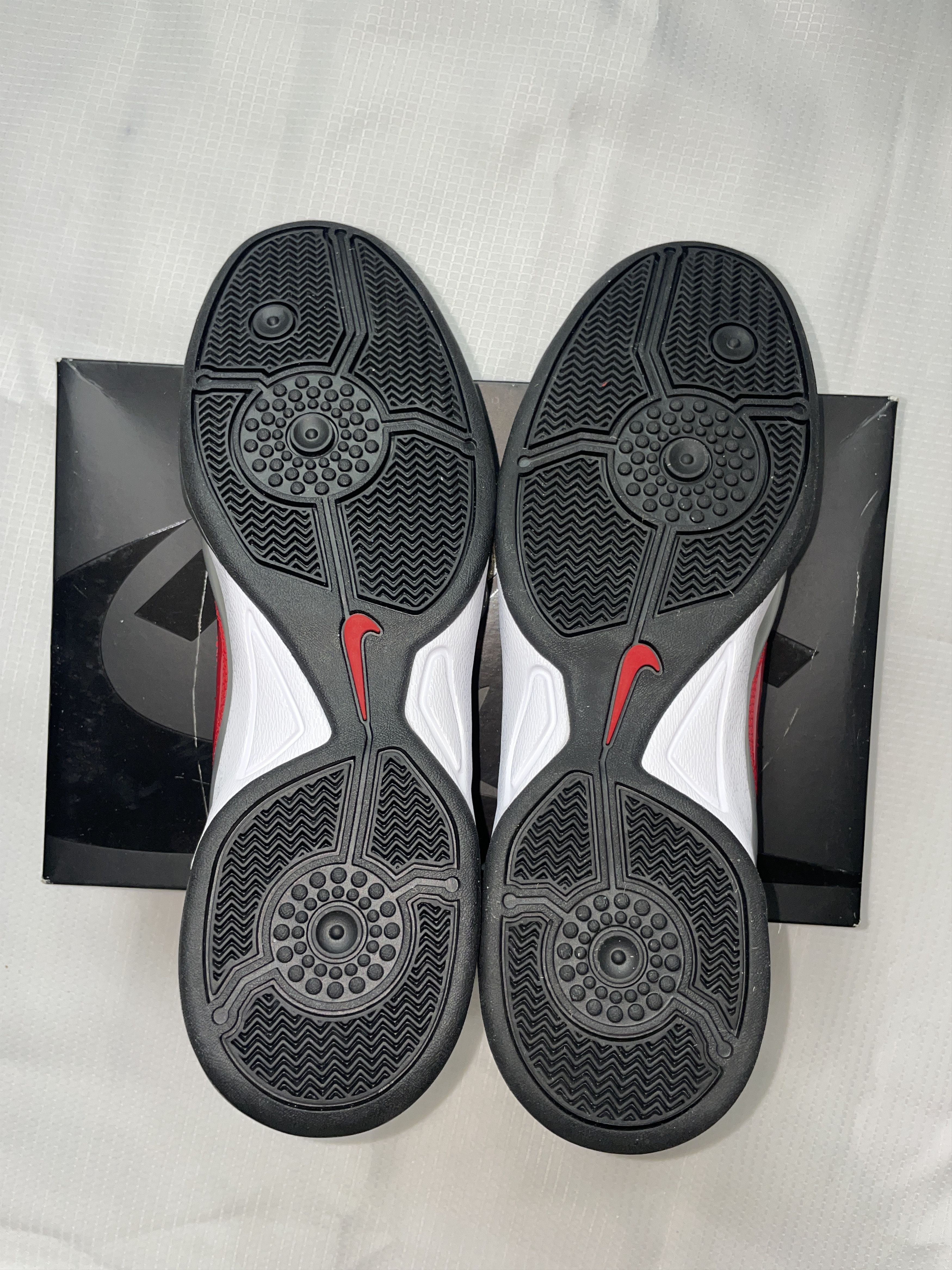 Nike Nike Total 90 3 SP Metallic Silver Red Size 11.5 Size US 11.5 / EU 44-45 - 6 Thumbnail