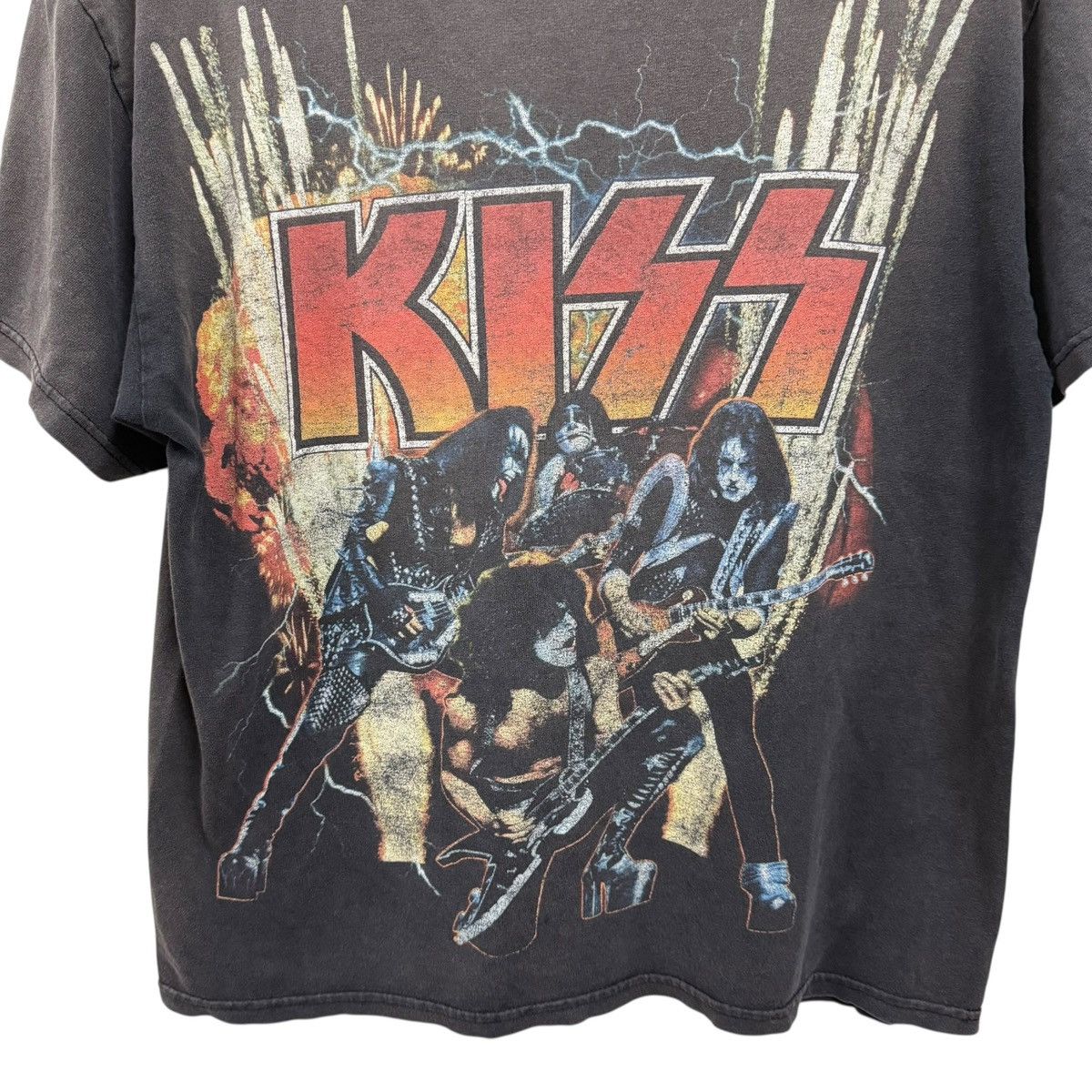 KISS Vintage Y2K Kiss World Domination Tour Thrashed Tshirt Size US L / EU 52-54 / 3 - 4 Thumbnail