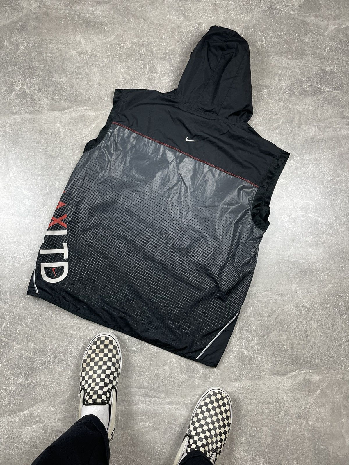 Nike Vintage Nike Nylon Vest Big Logo 00s Swoosh Hooded Size US XL / EU 56 / 4 - 7 Thumbnail