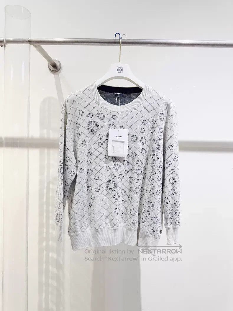 Chanel Chanel Pull-over sweater Size M / US 6-8 / IT 42-44 - 1 Thumbnail