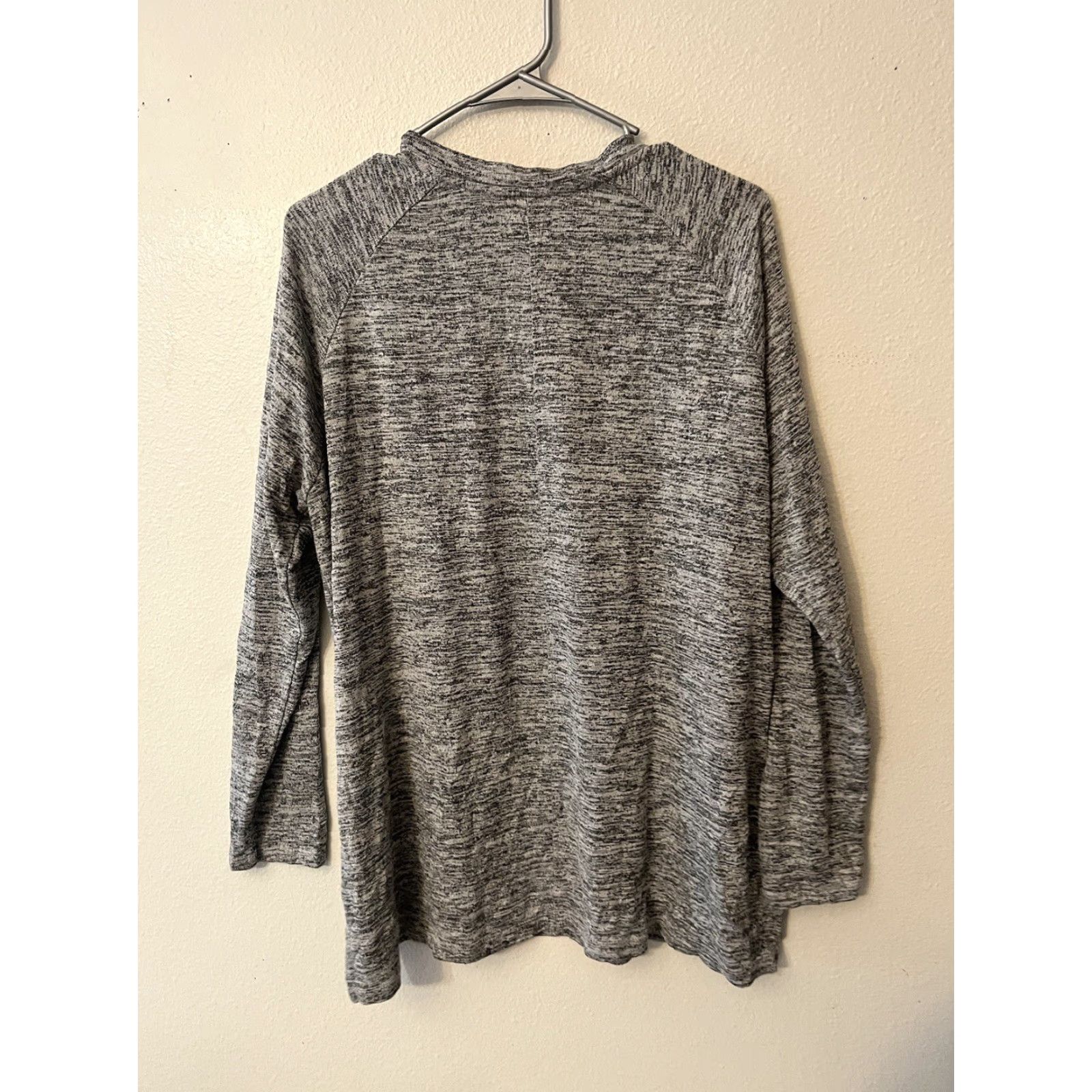 Banana Republic Banana Republic Womens Shirt Gray XL Long Sleeve V-Neck Top Blouse (Adult Regular) Size XL / US 12-14 / IT 48-50 - 3 Thumbnail