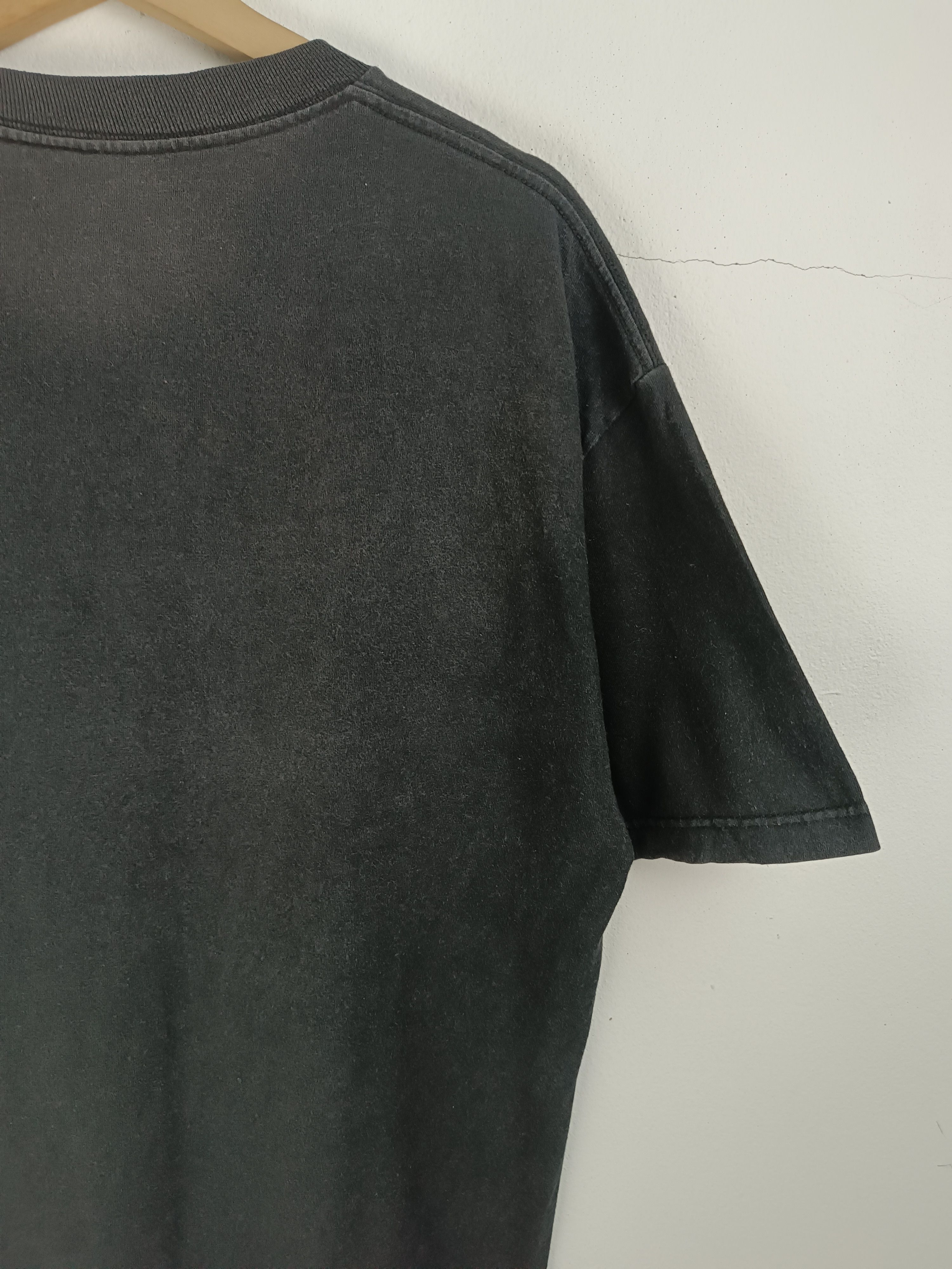 Diamond Supply Co. THRASHED FADED DIAMOND SUPPLY CO FINGER TEE VERY RARE Size US L / EU 52-54 / 3 - 15 Thumbnail