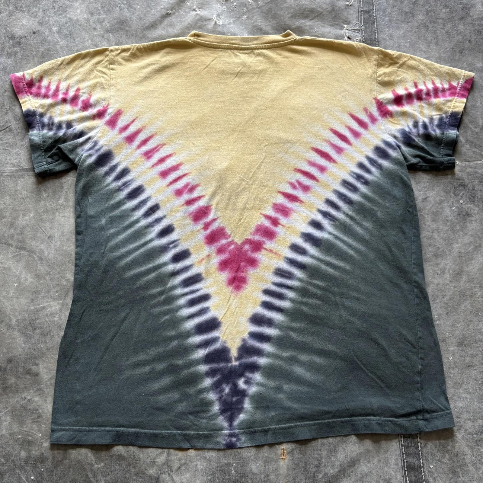 Grateful Dead Vintage Y2K Grateful Dead Rasta Skull Tie-Dye Band Shirt Size US XL / EU 56 / 4 - 6 Thumbnail
