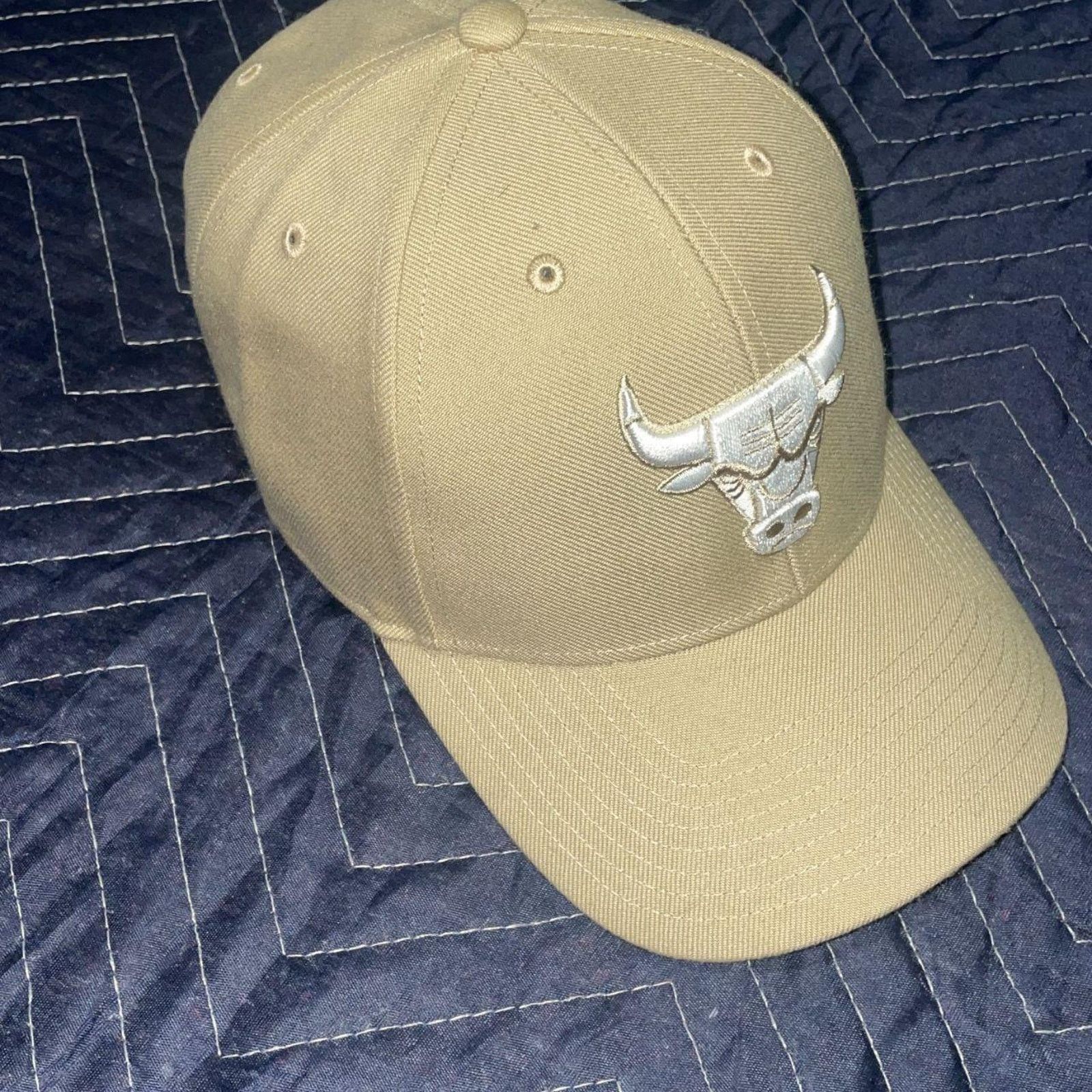 47 Beige Chicago Bulls Cap Size ONE SIZE - 2 Thumbnail