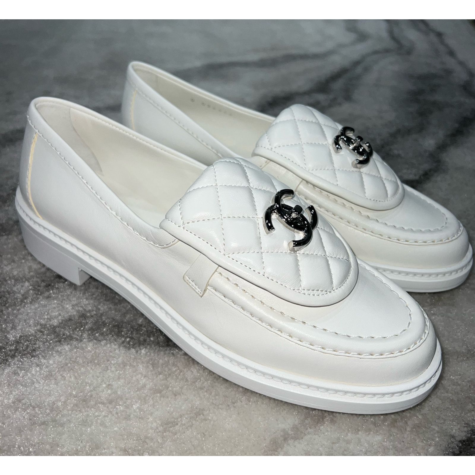 22P Quilted Flap Turnlock CC Mule Slip On Flat Loafer 36.5