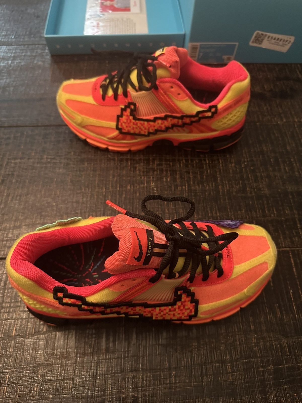 Nike Nike Doernbecher Size US 7 / EU 40 - 3 Thumbnail