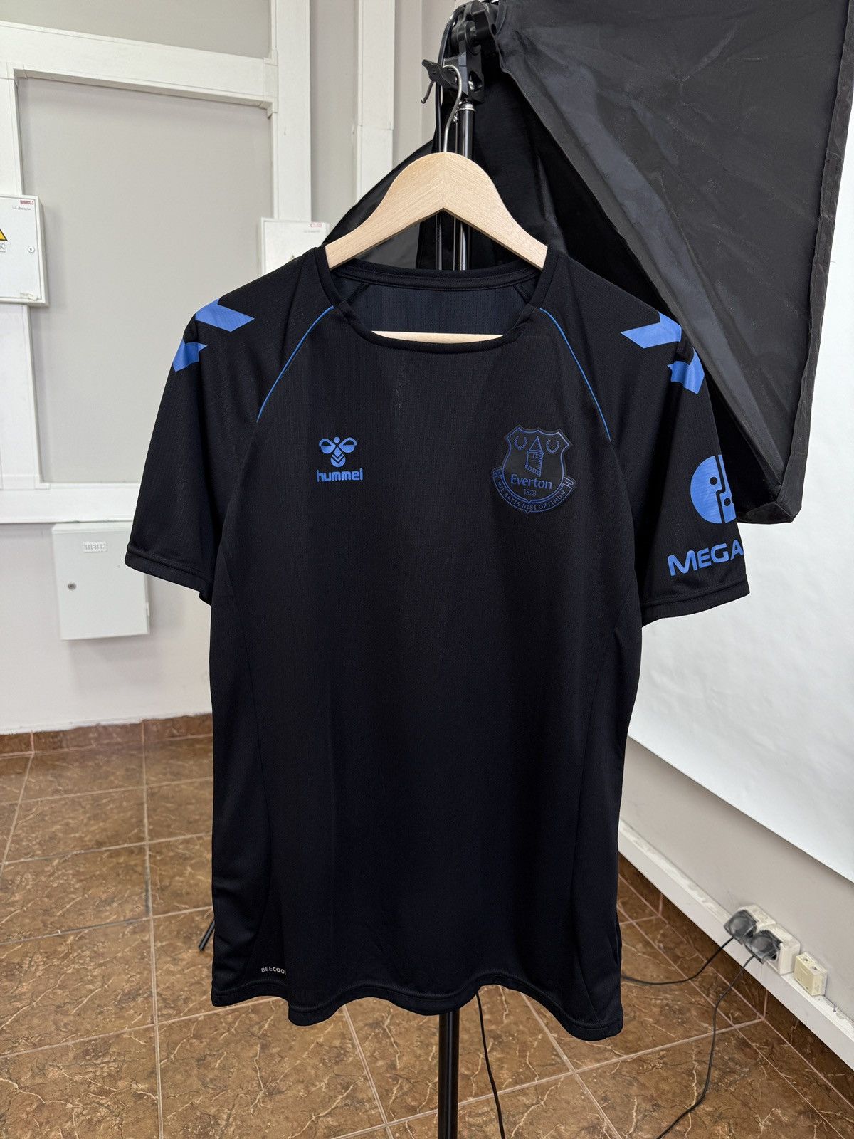 Hummel 🏴󠁧󠁢󠁥󠁮󠁧󠁿 2021/22 Everton Hummel Training Football Soccer Jersey Y2K Size US M / EU 48-50 / 2 - 1 Thumbnail
