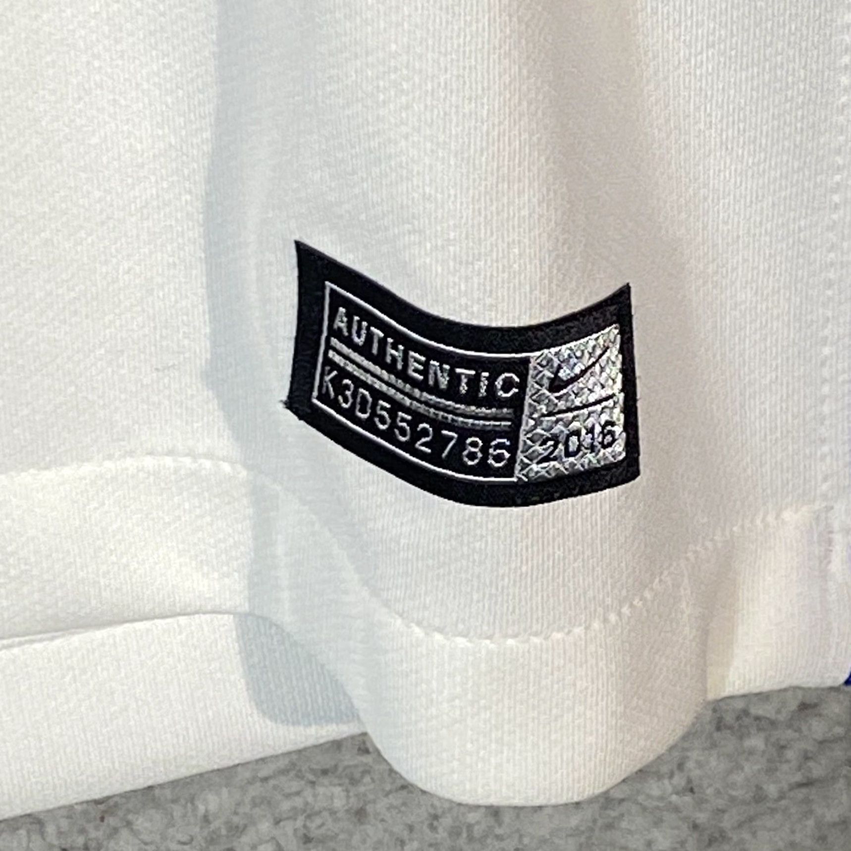 Nike Nike USA Soccer Jersey SHIMMER Sleeves Women Large L White Short Sleeve V-Neck Pullover Nike Dry Activewear Top Size L / US 10 / IT 46 - 6 Thumbnail