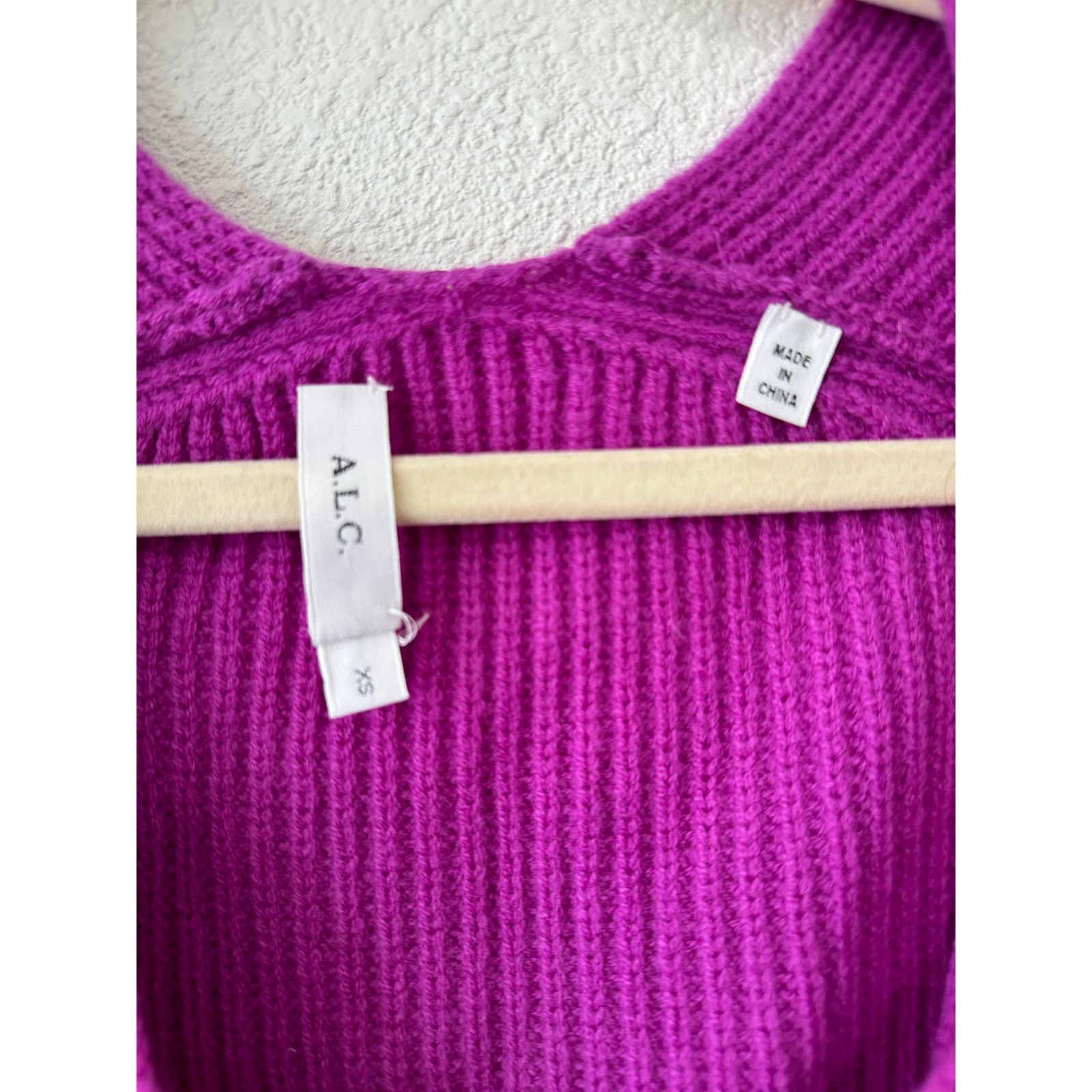 A.L.C. A.L.C. Violet Deep V-Neck Long Sleeve Boxy Crop Sweater XS Size XS / US 0-2 / IT 36-38 - 7 Thumbnail