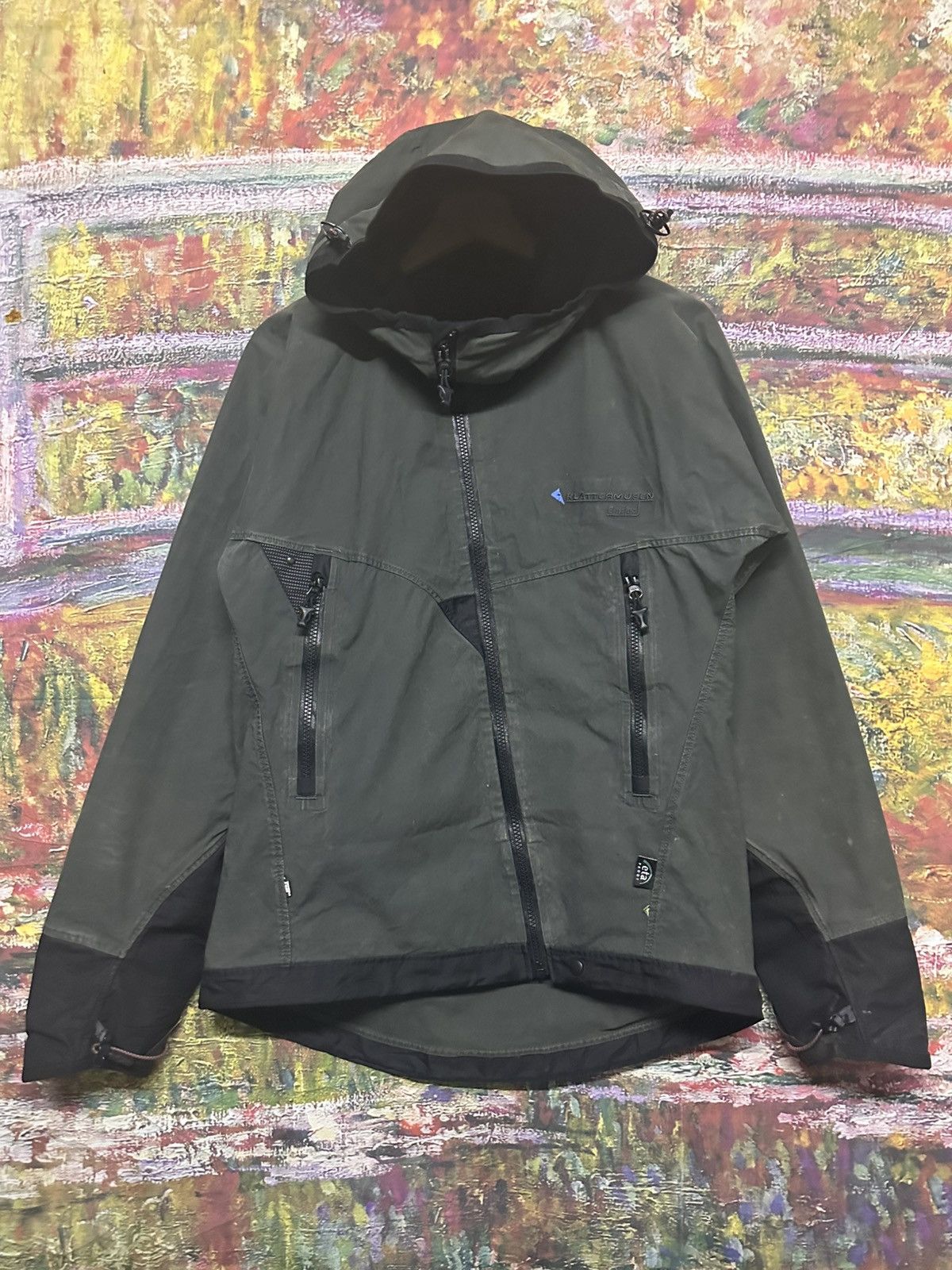 Klattermusen Klattermusen Asymmetric Faded Big Hood Cropped Jacket Size US S / EU 44-46 / 1 - 9 Thumbnail