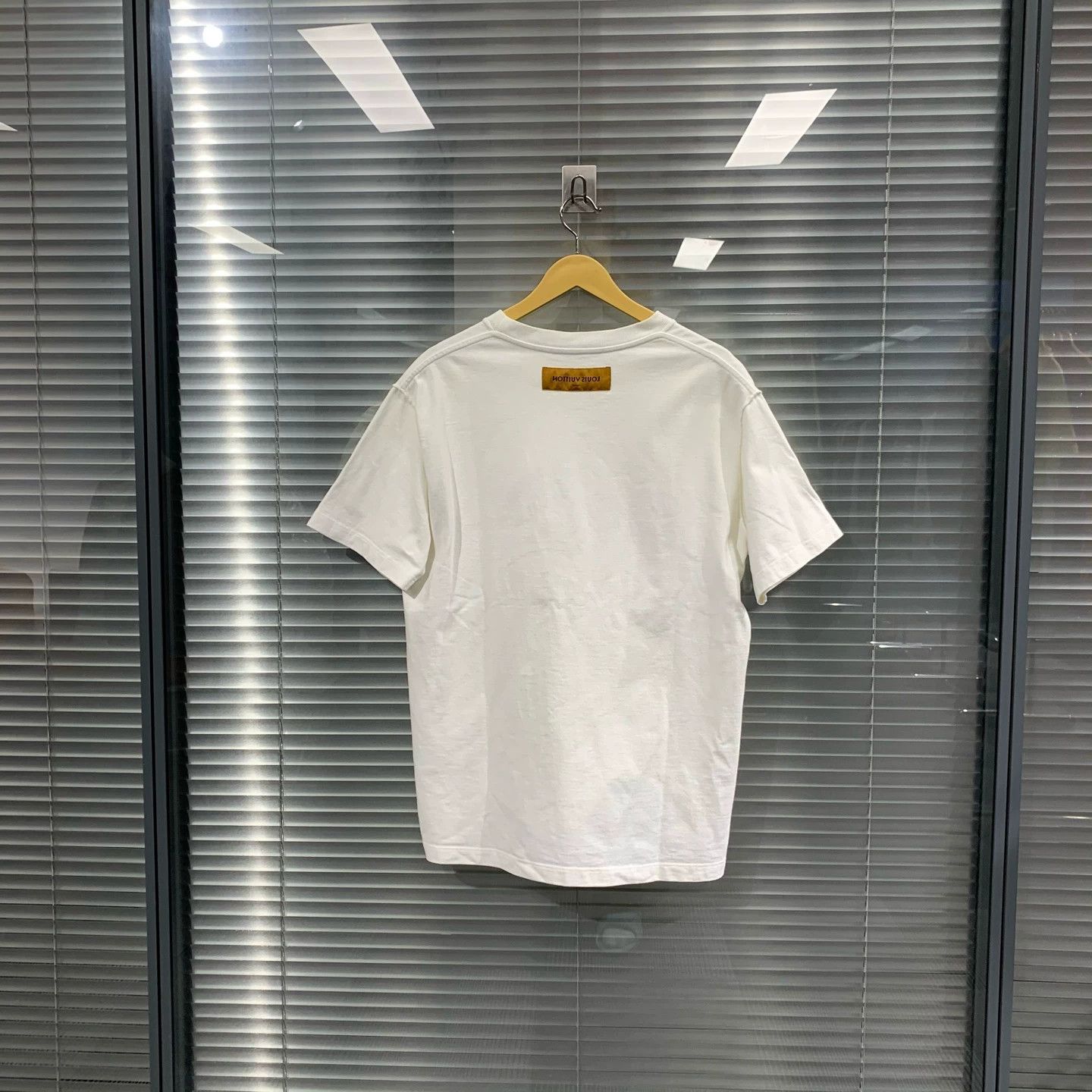 Louis Vuitton Louis Vuitton White Logo Embroidered SS L 99 New Size US L / EU 52-54 / 3 - 2 Thumbnail