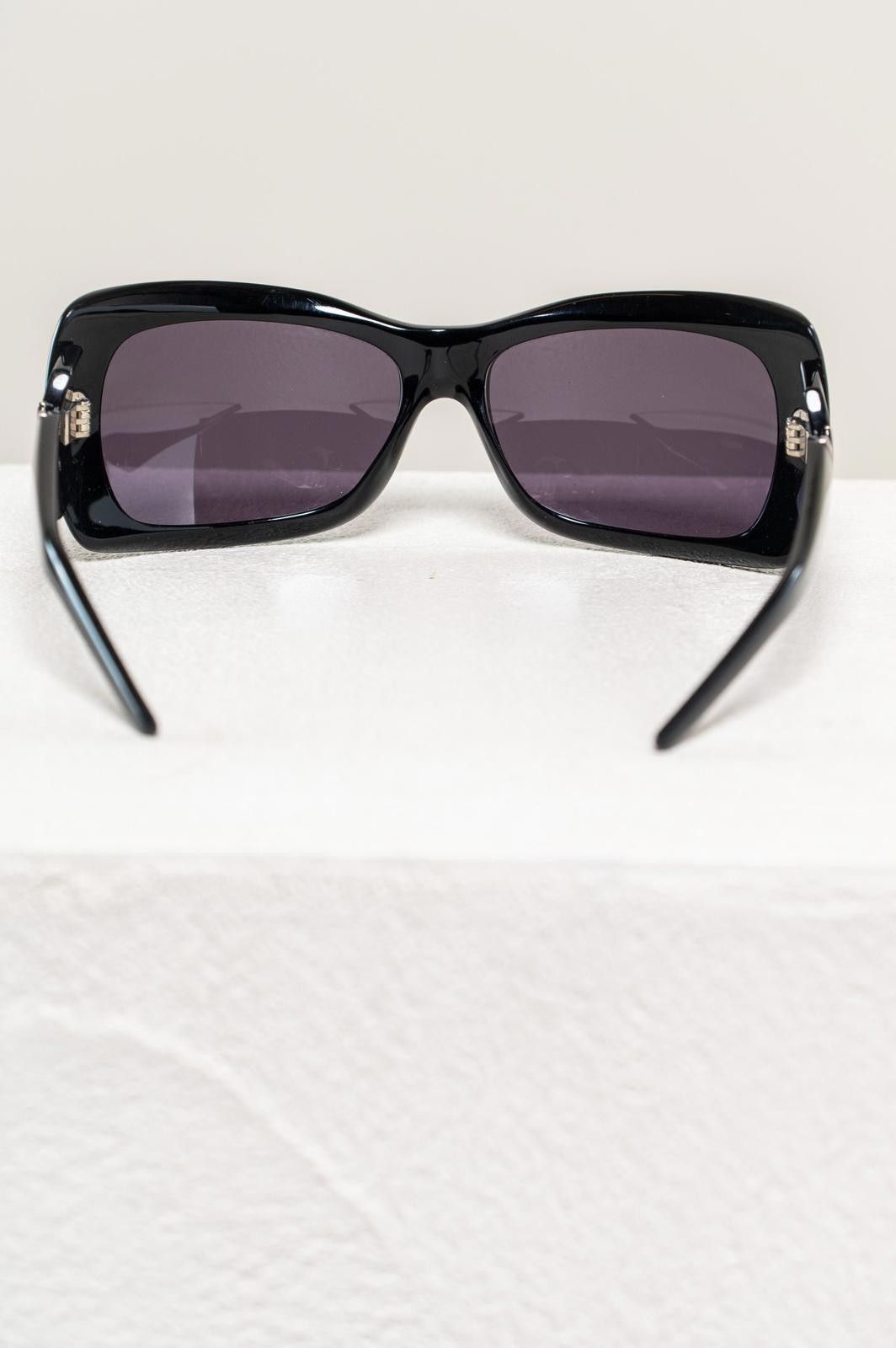 Valentino Valentino Sunglasses with Red V Detailing Size ONE SIZE - 3 Thumbnail
