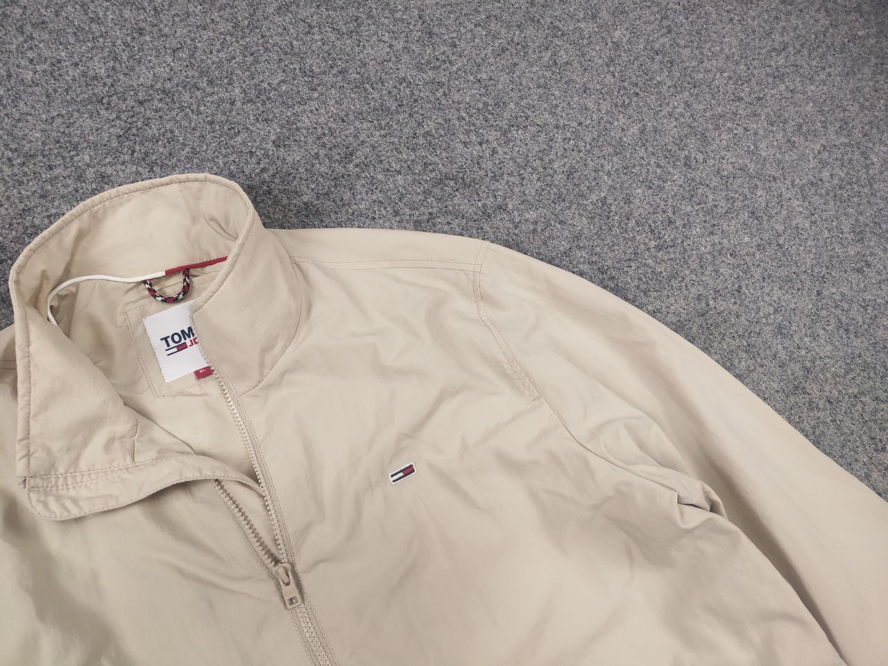 Tommy Hilfiger Tommy Hilfiger essential casual bomber Beige Zip Jacket Size US XL / EU 56 / 4 - 6 Thumbnail