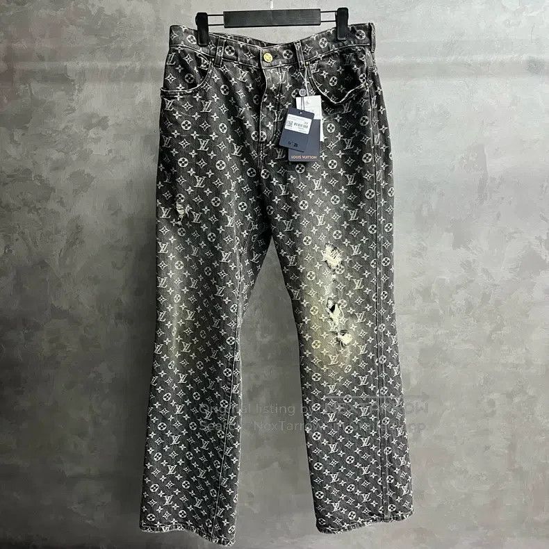 Louis Vuitton Louis Vuitton Logo Full Print Loose Jeans Size US 33 - 1 Thumbnail