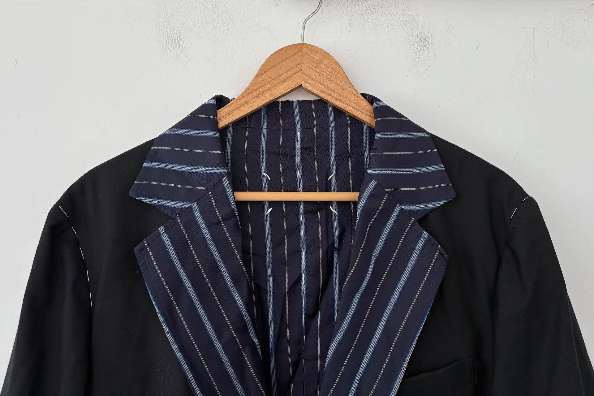 Maison Margiela Black Single-Breasted Jacket with Striped Lining Size US M / EU 48-50 / 2 - 5 Thumbnail