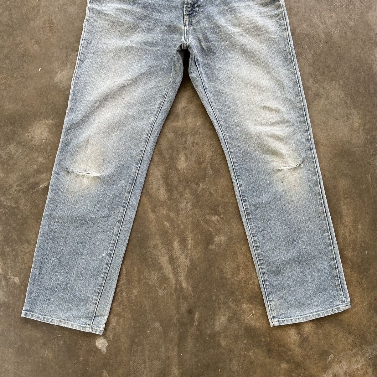 Japanese Brand Vintage Japanese Lightwash Distressed Denim Jean Pant W31 Size US 31 - 2 Thumbnail
