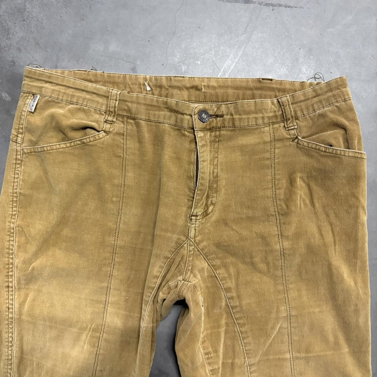 Vintage Crazy Vintage Y2K/2000s Baggy Tan Casual Skater Style Khaki Pants! Size US 34 / EU 50 - 4 Thumbnail