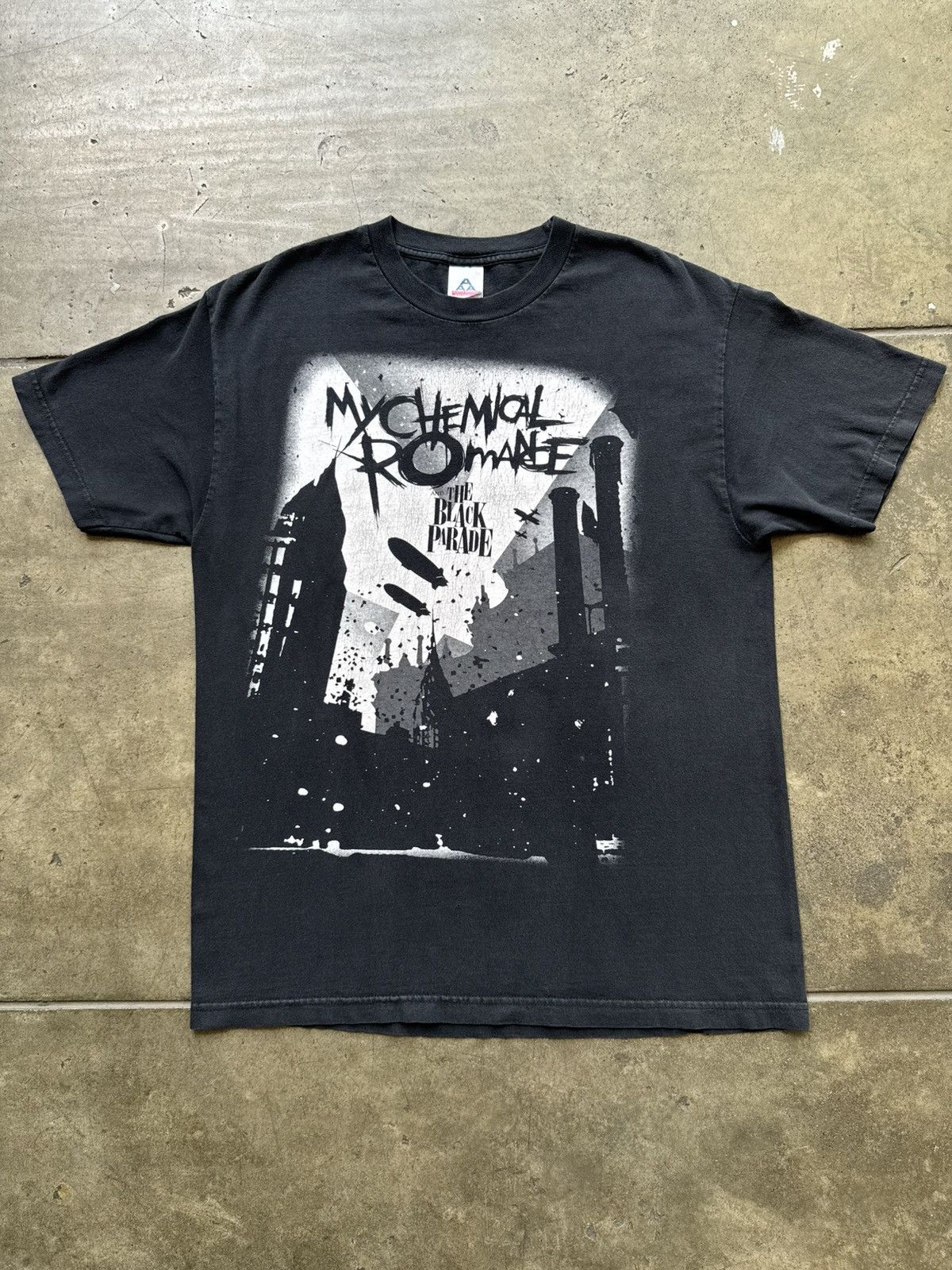 Vintage VTG 2007 My Chemical Romance Black Parade Band Tee Shirt MCR Size US L / EU 52-54 / 3 - 1 Thumbnail