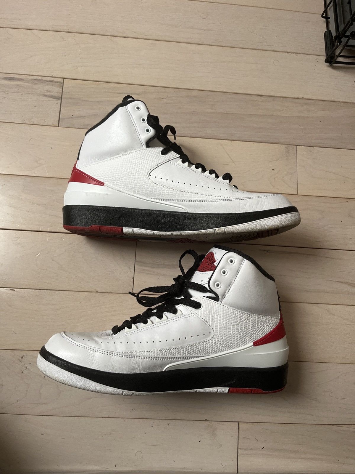 Jordan Brand Chicago 2s Size US 11 / EU 44 - 6 Thumbnail