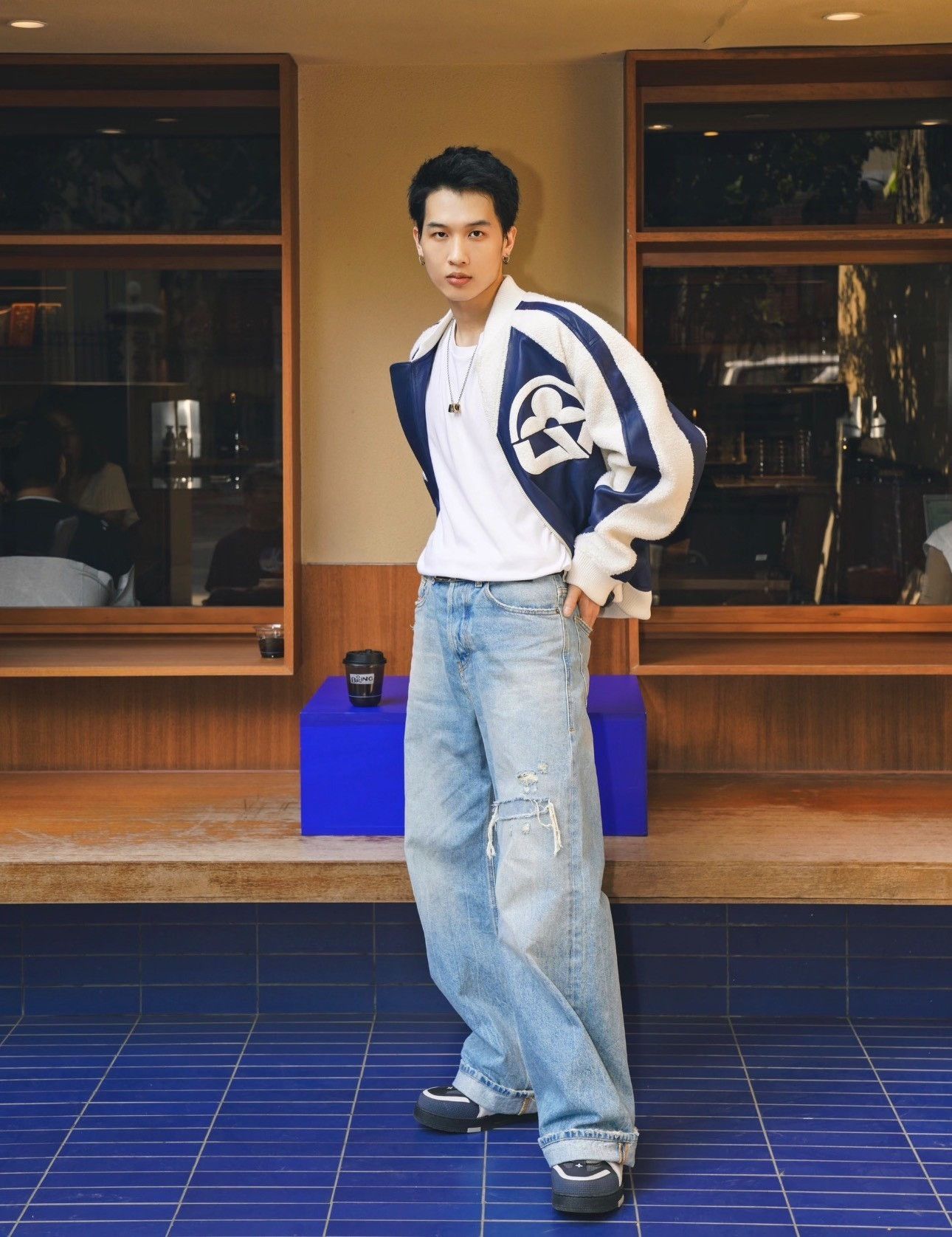 Louis Vuitton Louis Vuitton Blue White Patchwork Baseball Jacket Size US XXS / EU 40 - 8 Thumbnail