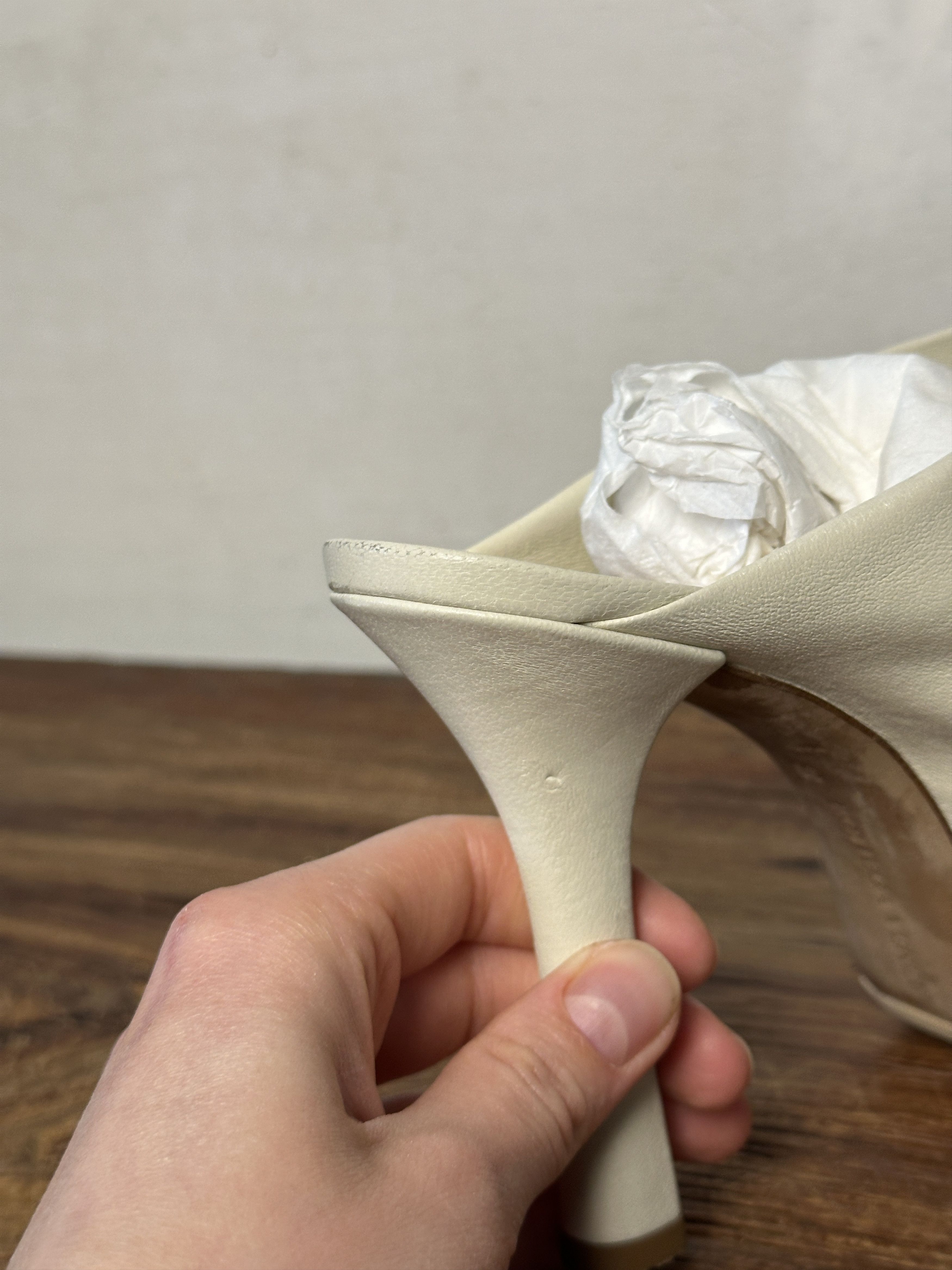 Bottega Veneta Bottega Veneta The Bold Ladies White Mules Size US 9 / IT 39 - 16 Thumbnail