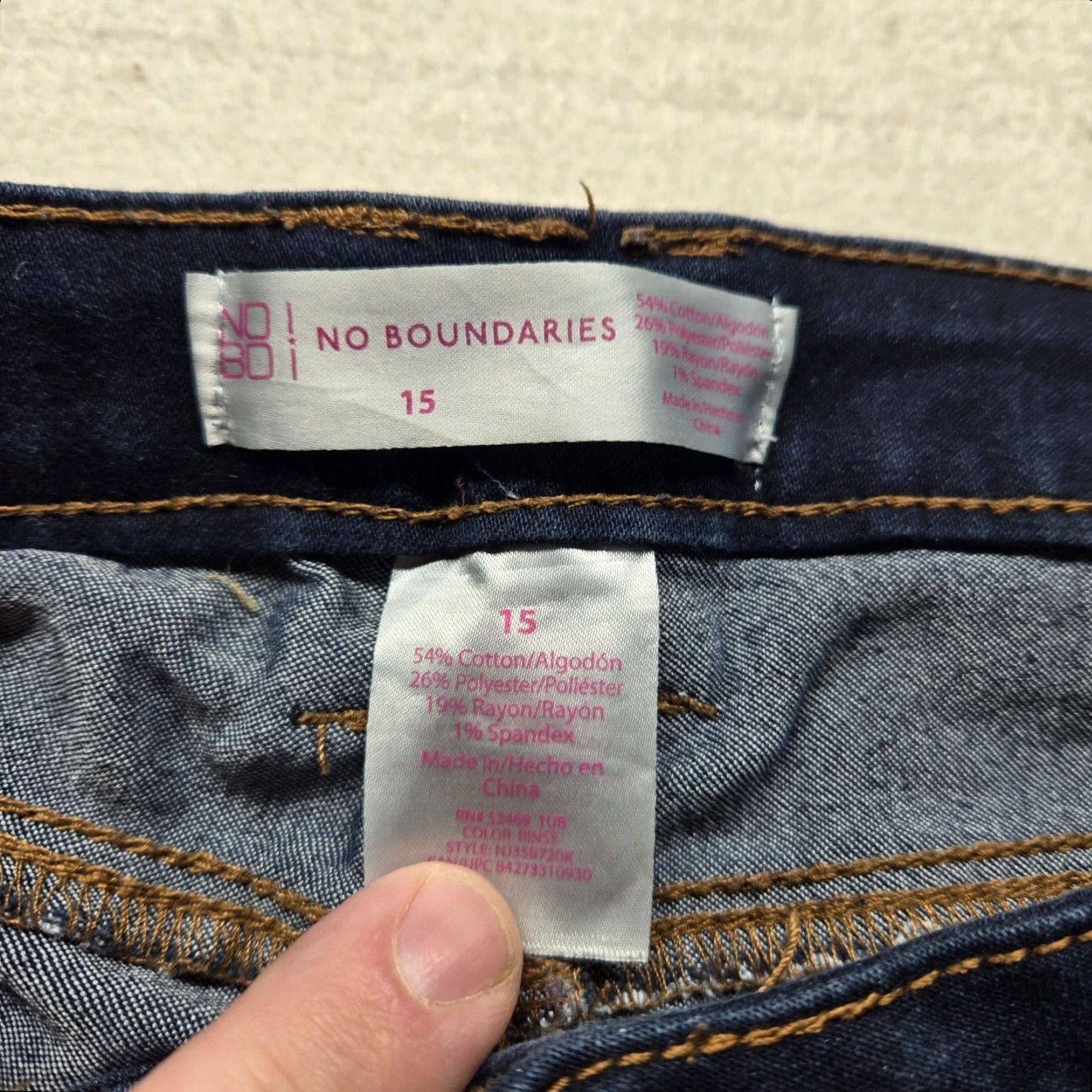Vintage No Boundaries Jeans Adult Women 15 Black Cotton Denim Skinny Stretch 5-Pocket Belt Loops Regular Solid Medium Women Size 36" / US 14 / IT 50 - 4 Thumbnail