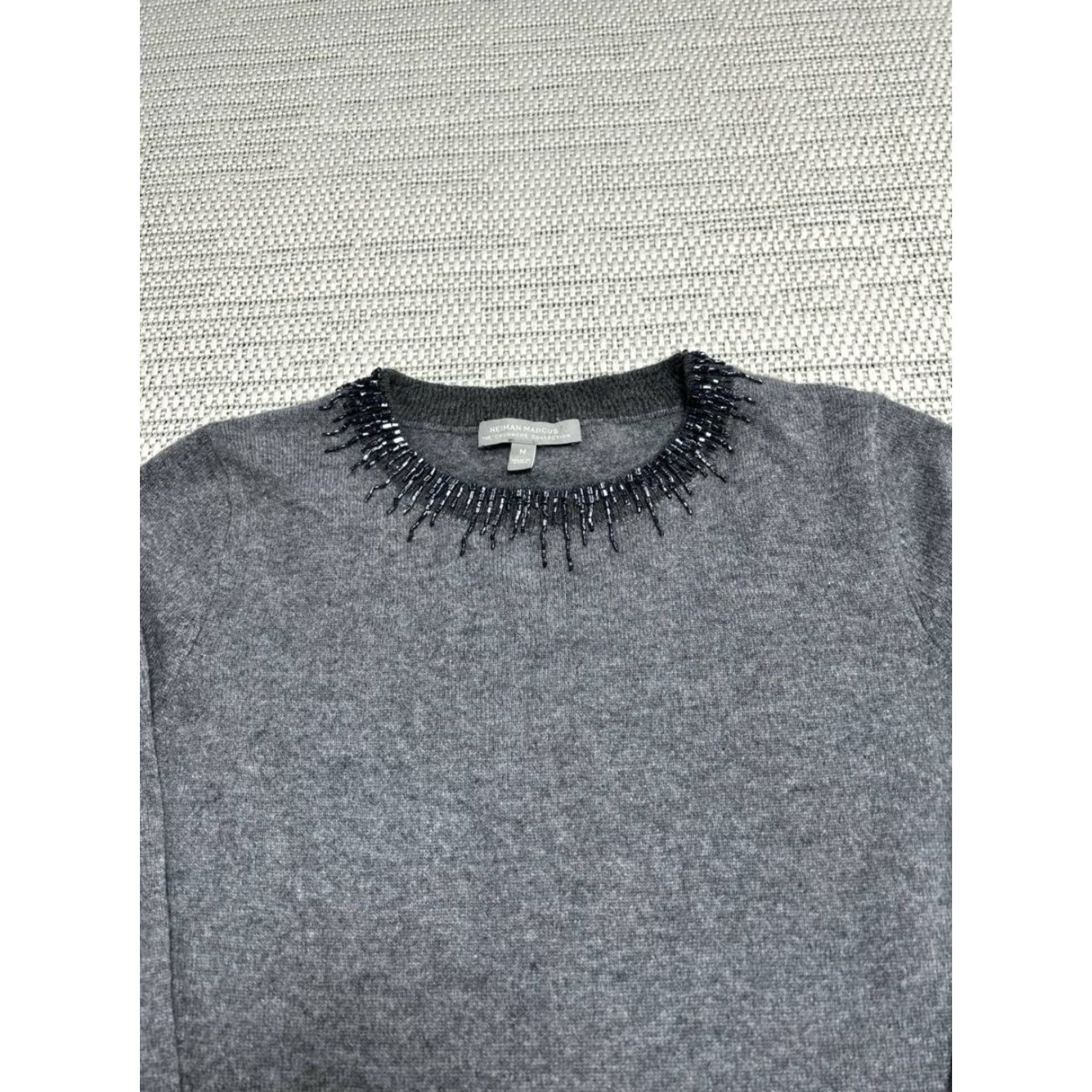 Neiman Marcus Neiman Marcus Sweater Dress Shirt Womens Medium Gray Cashmere Ribbed Trim Crew Neck Regular Knit Short Dress/Gray Modern Womens Size M / US 6-8 / IT 42-44 - 3 Thumbnail