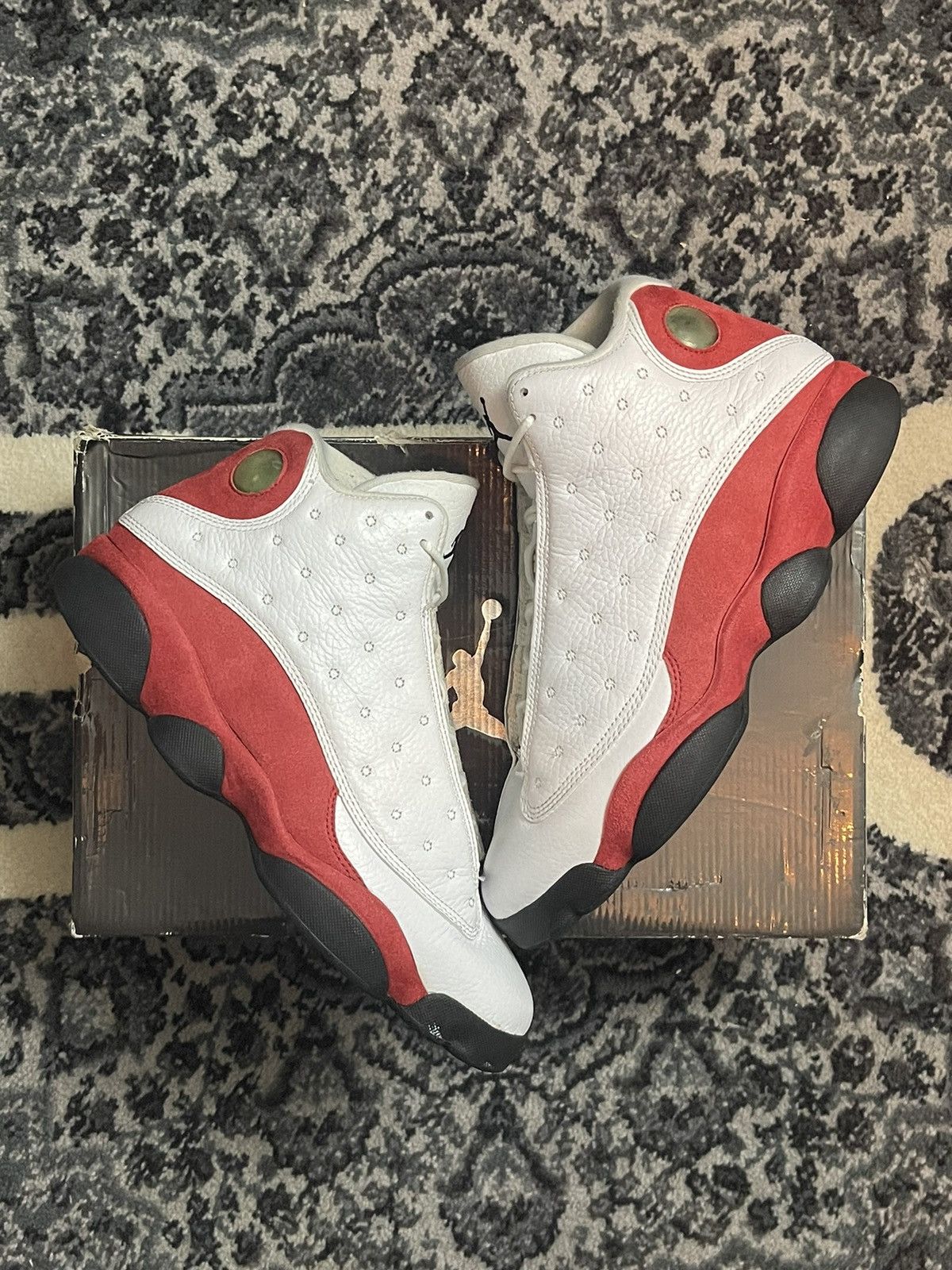 Nike Jordan 13 Cherry 2010 Size 10 Pre-Owned Size US 10 / EU 43 - 1 Thumbnail