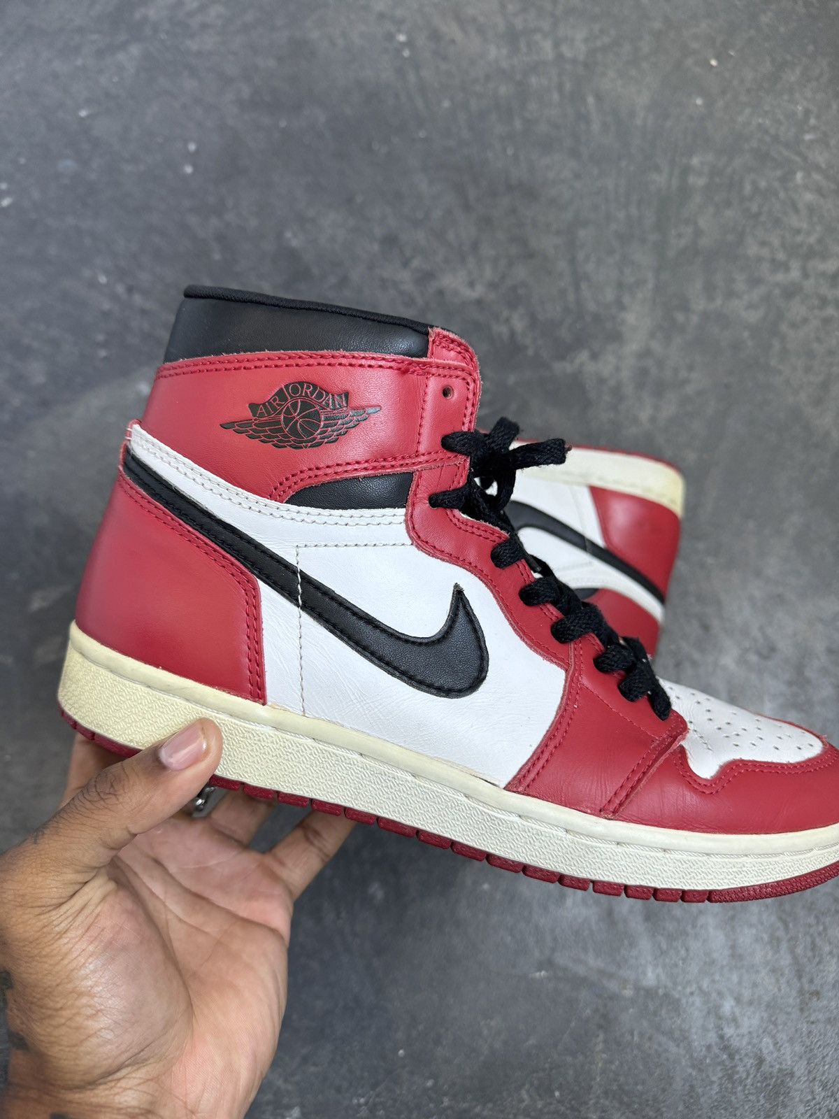 Jordan Brand 1994 Jordan 1 Chicago Size US 10 / EU 43 - 2 Thumbnail