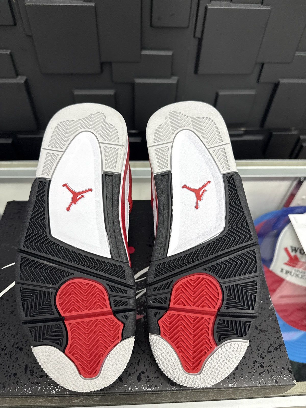 Jordan Brand Jordan 4 Retro Red Cement (GS) Size US 5.5 / EU 38 - 5 Thumbnail