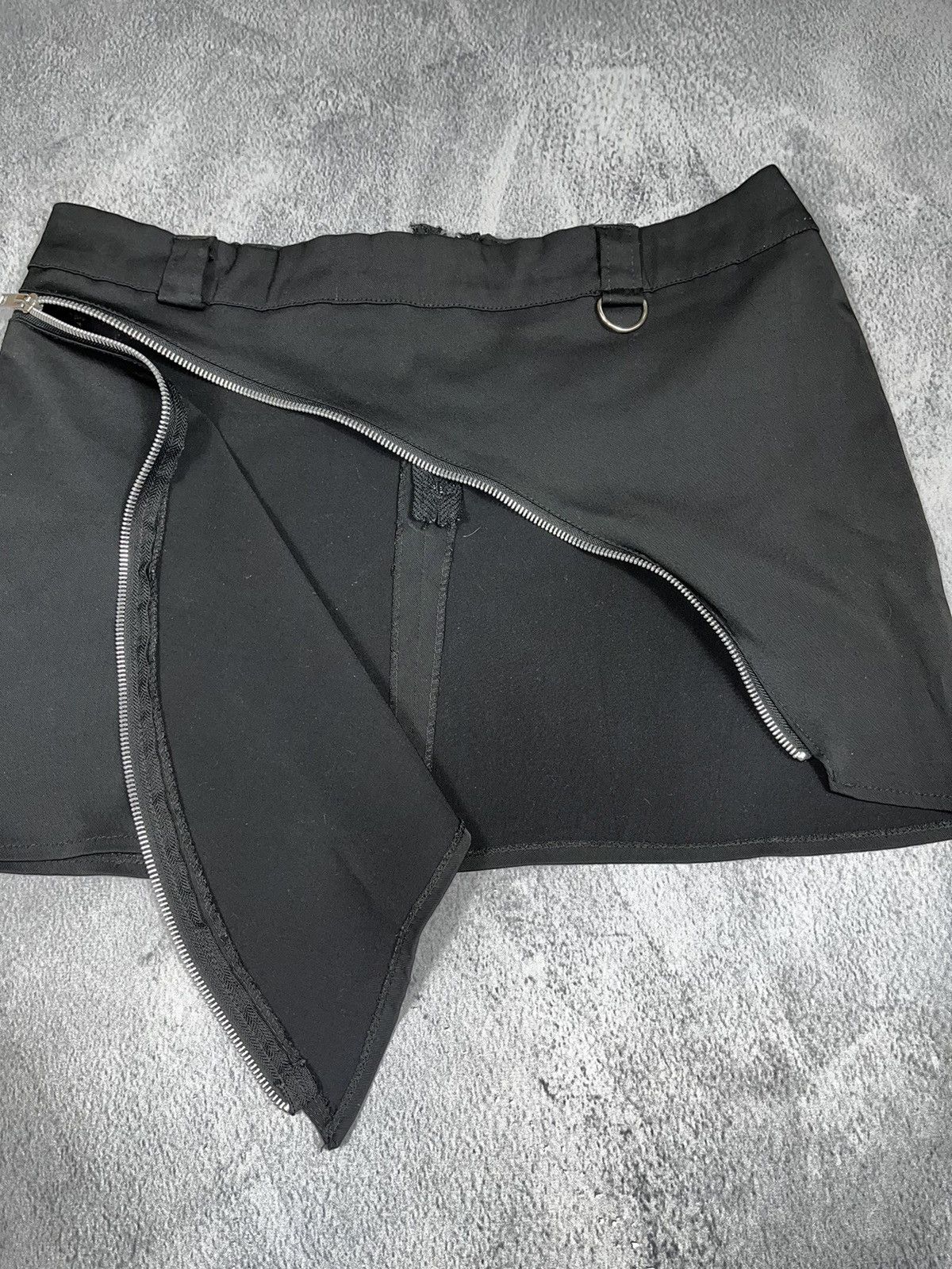 Japanese Brand × Vintage Vintage Y2K opium zip mini skirt japanese style size 30 Size 30" / US 8 / IT 44 - 6 Thumbnail