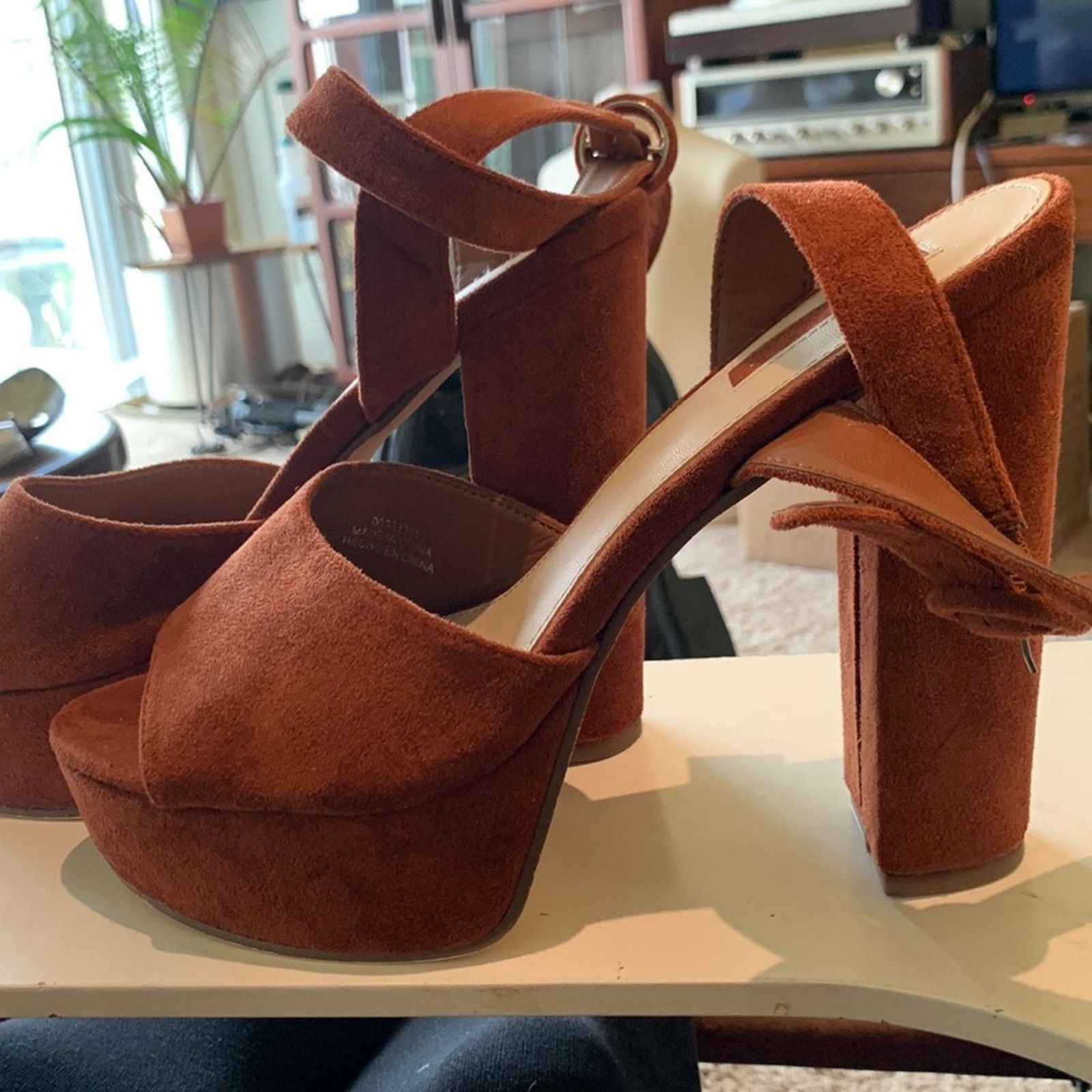 Vintage 70’s platform rust brown vegan faux suede sandals Size US 10 / IT 40 - 4 Thumbnail