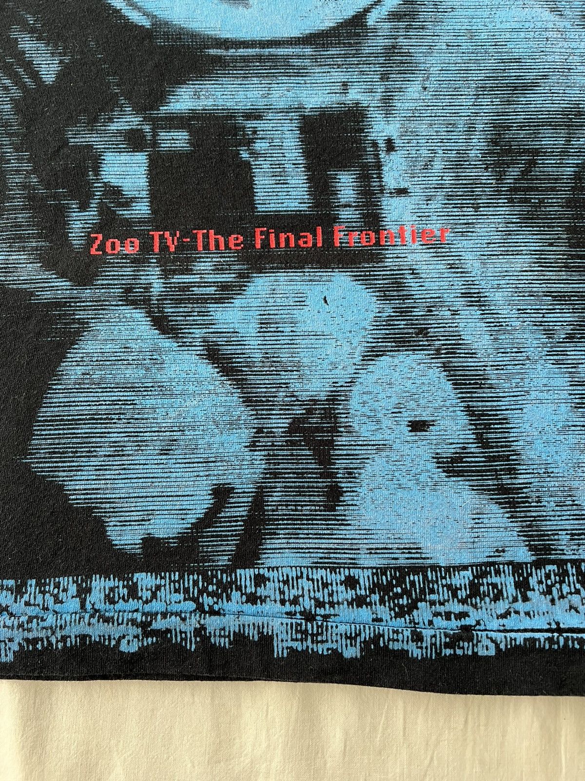 Band Tees Vintage 1993 U2 Zoo TV The Final Frontier Zooropa T-shirt Size US XL / EU 56 / 4 - 8 Thumbnail