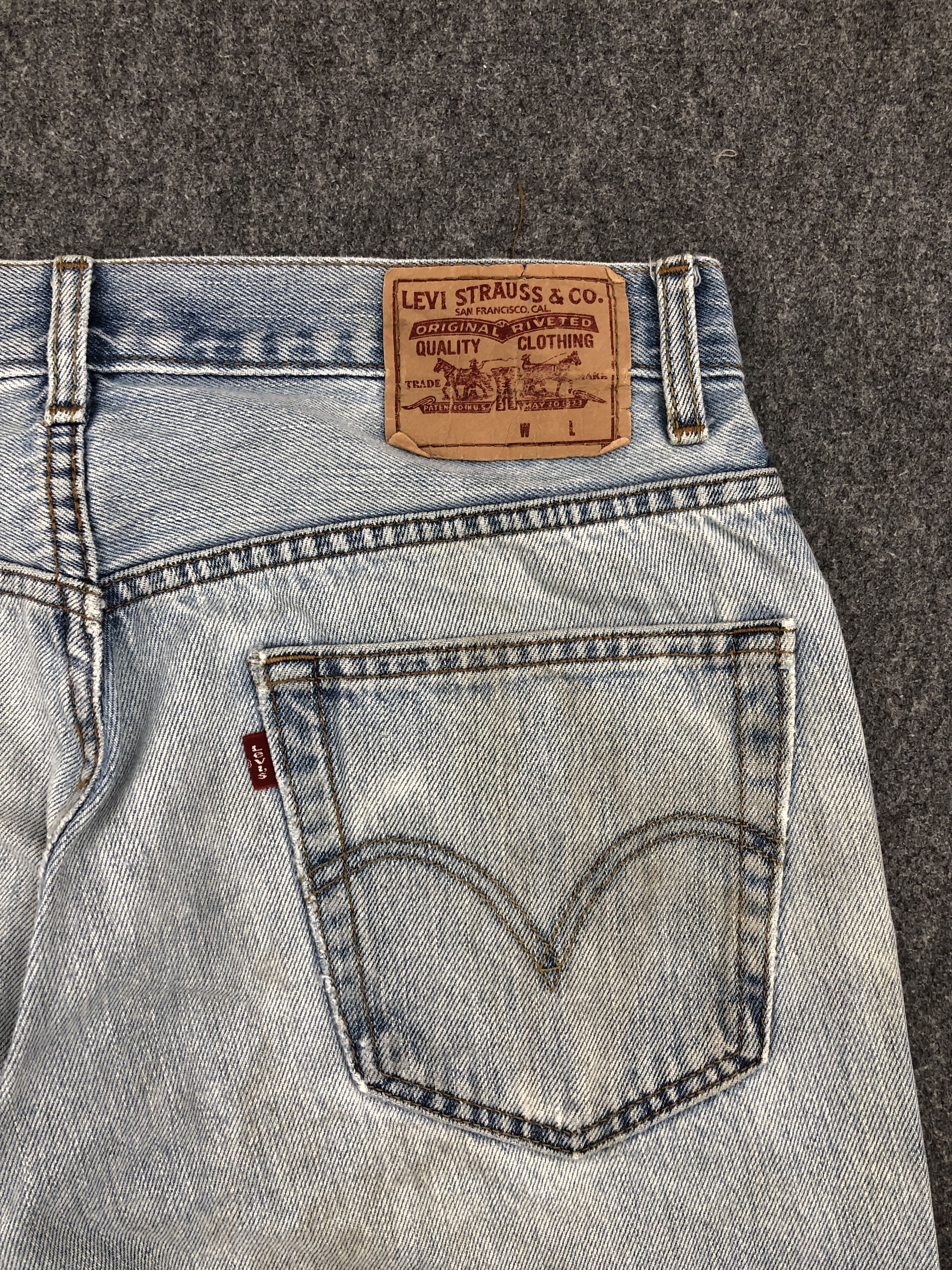 Levi's × Vintage Vintage Levis 550 Light Washed Jeans Size US 33 - 14 Thumbnail