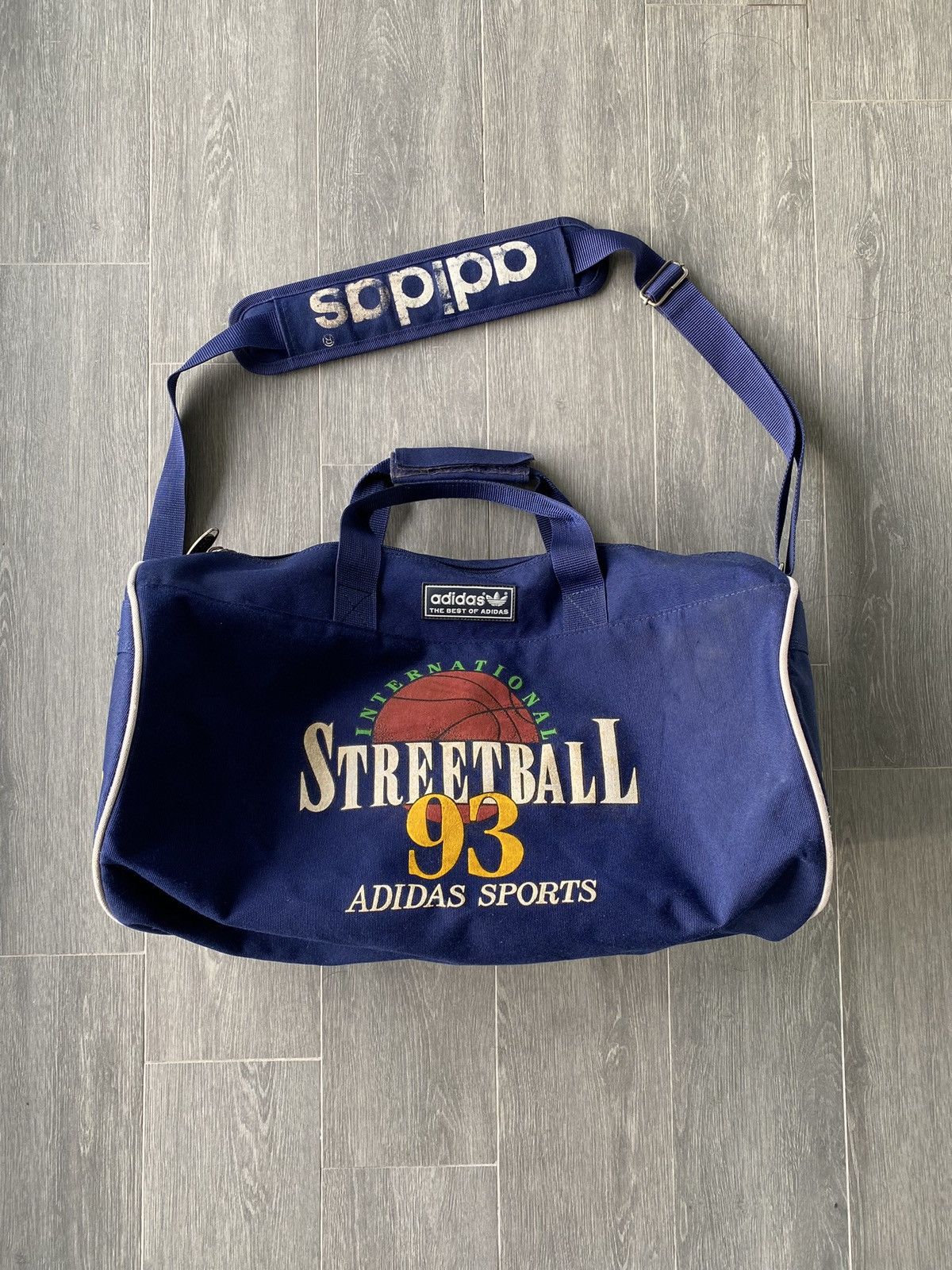 Adidas × Vintage Vintage 90’s Adidas International Streetball Duffle Bag Size ONE SIZE - 1 Thumbnail