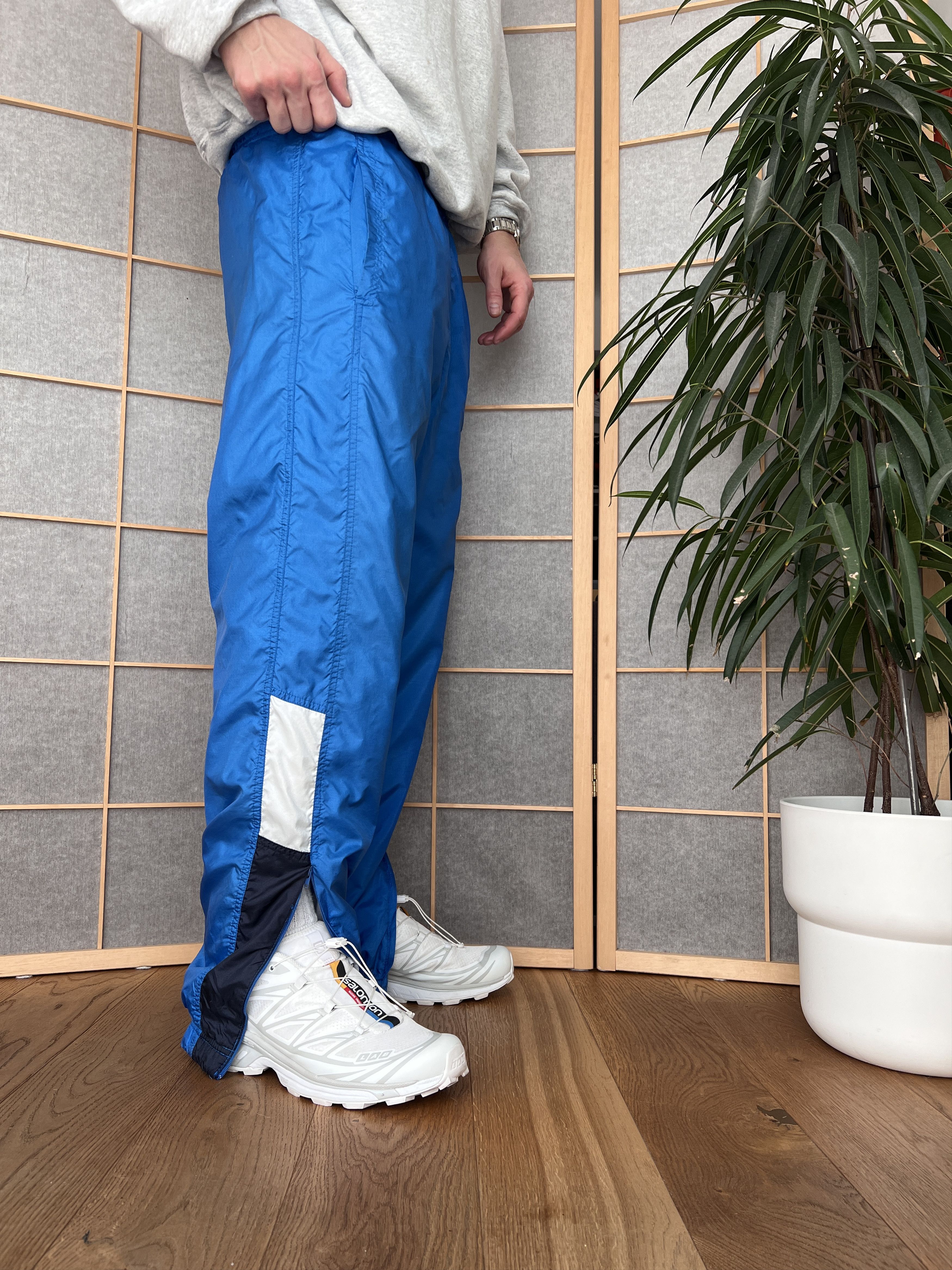 Nike Nike VTG 90s nylon retro navy blue track pants baggy swoosh Size US 32 / EU 48 - 8 Thumbnail
