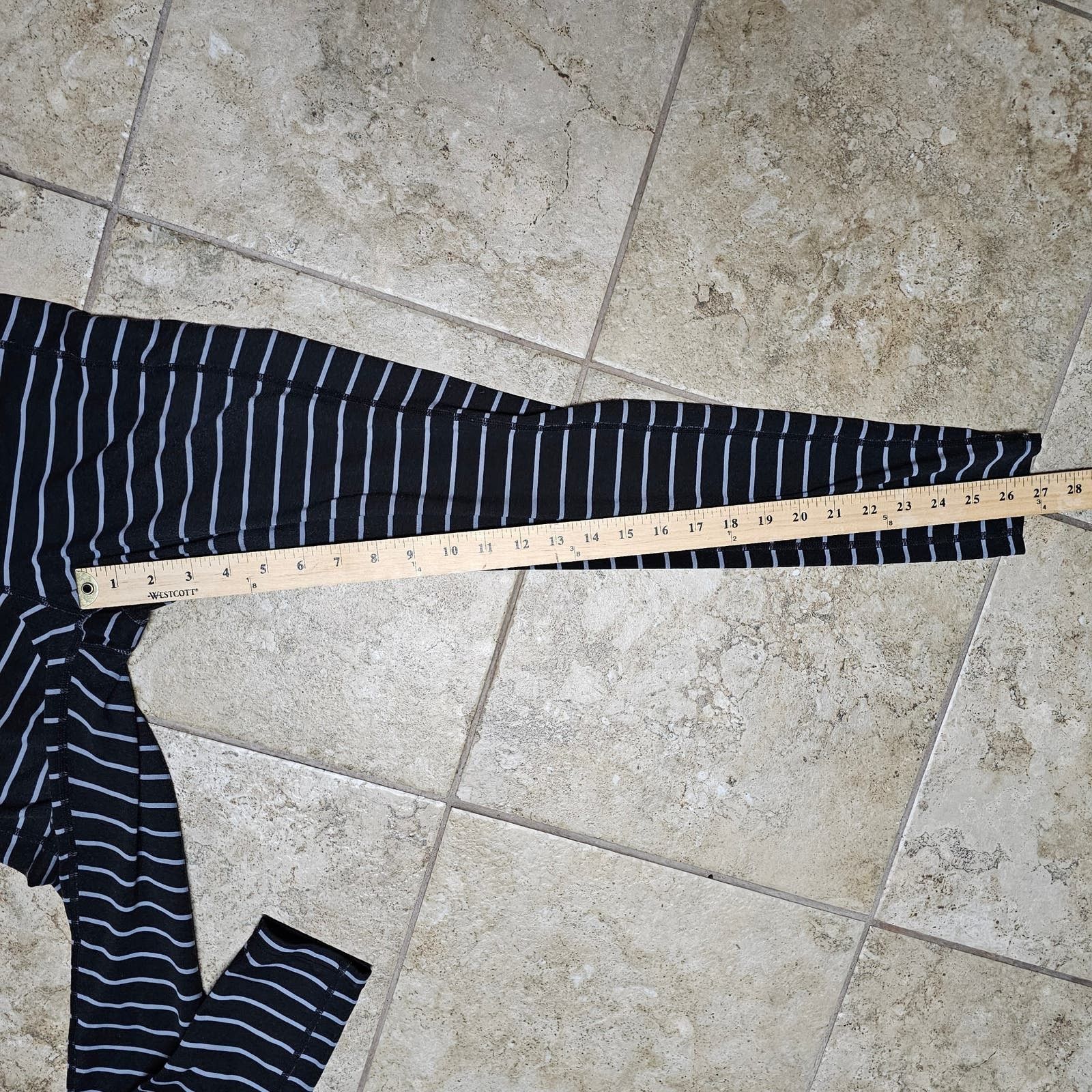 Athleta Athleta Striped Leggings Black and Gray 27" inseam sz Small Size 27" / US 4 / IT 40 - 7 Thumbnail