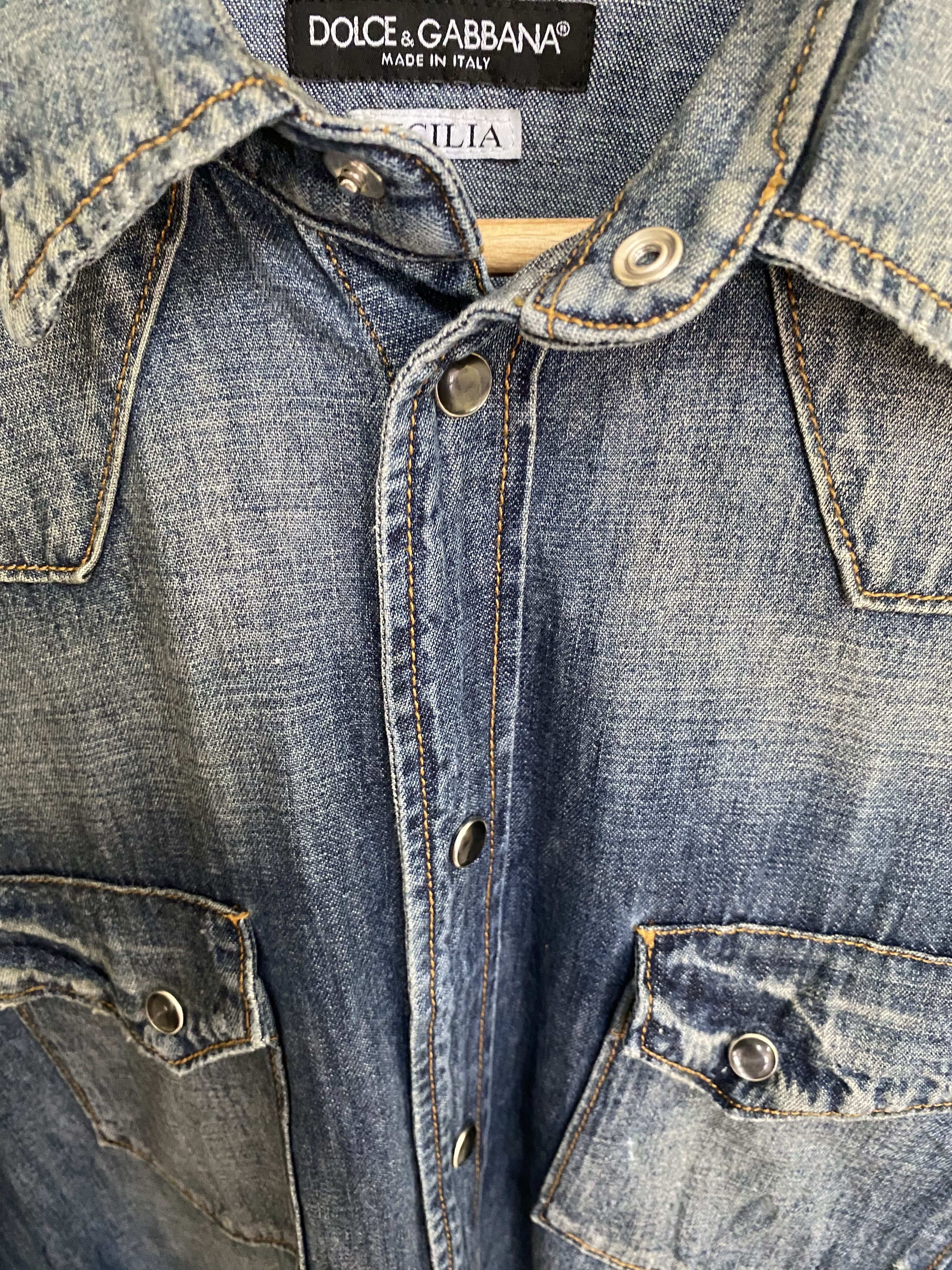 Dolce & Gabbana Distressed Dolce & Gabbana Denim Shirt Size US M / EU 48-50 / 2 - 4 Thumbnail