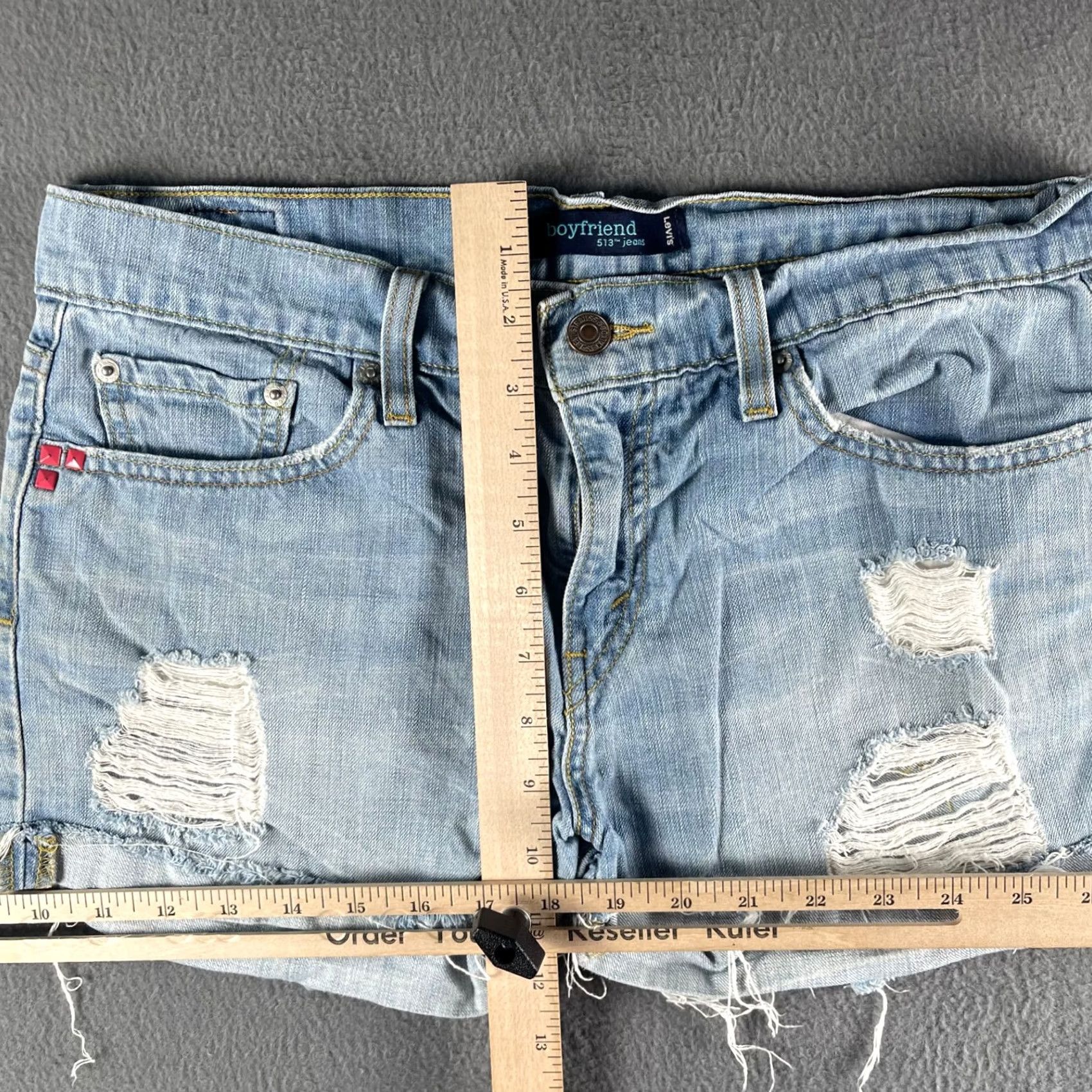 Levi's Levi's 513 Shorts Womens 7 Boyfriend Distressed Denim Blue Micro Mini 80s 90s Bohemian Grunge Motorcycle Hair/Beers?? Size 28" / US 6 / IT 42 - 4 Thumbnail