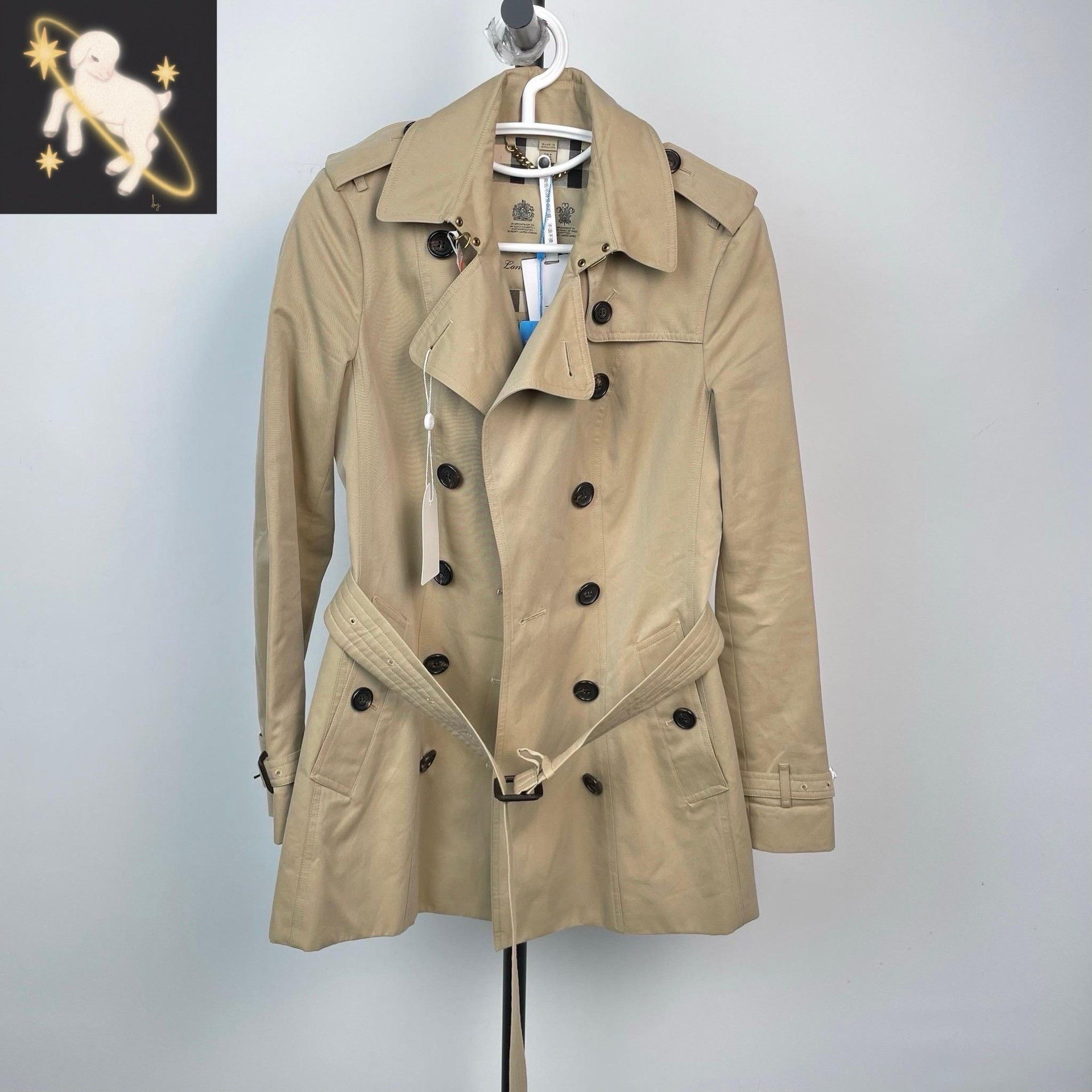 Burberry Burberry Beige Coat L Women Size L / US 10 / IT 46 - 1 Thumbnail