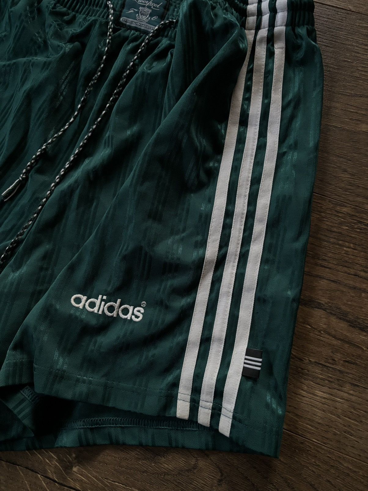Vintage LIVERPOOL 1995/1996 AWAY FOOTBALL SHORTS JERSEY ADIDAS Size US 36 / EU 52 - 7 Thumbnail