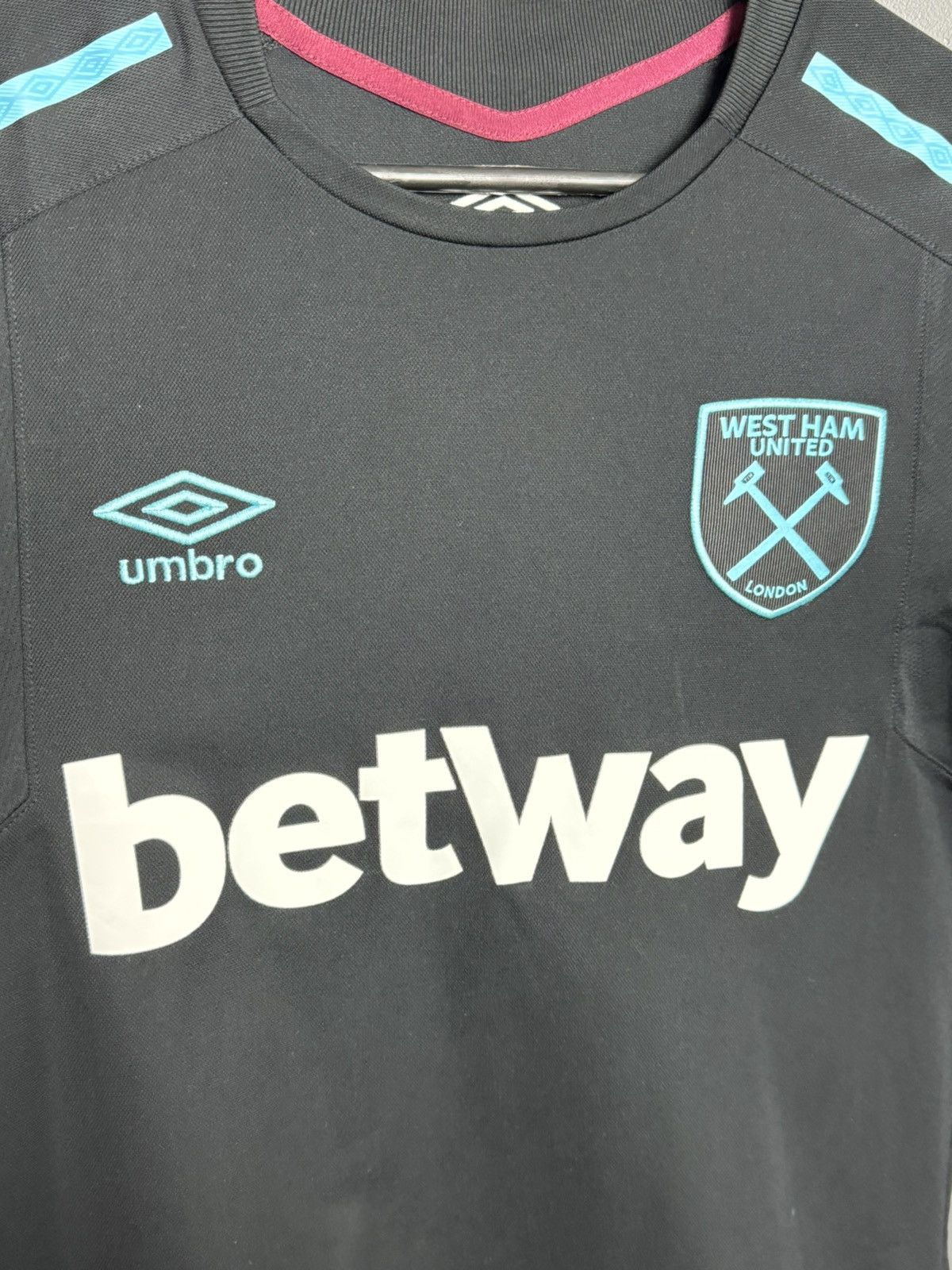 Umbro West Ham United 17/18 Home Football Jersey Size US S / EU 44-46 / 1 - 3 Thumbnail