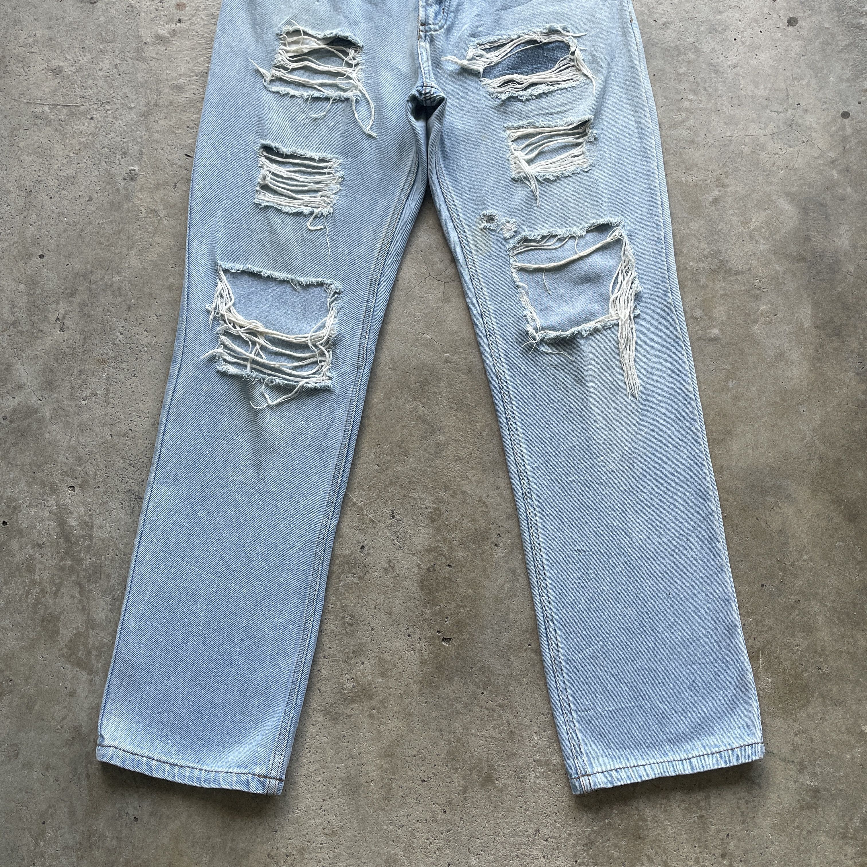 Japanese Brand VINTAGE JAPAN FADED DISTRESSED JEANS RIPPED DENIM PANTS W32 Size US 32 / EU 48 - 4 Thumbnail