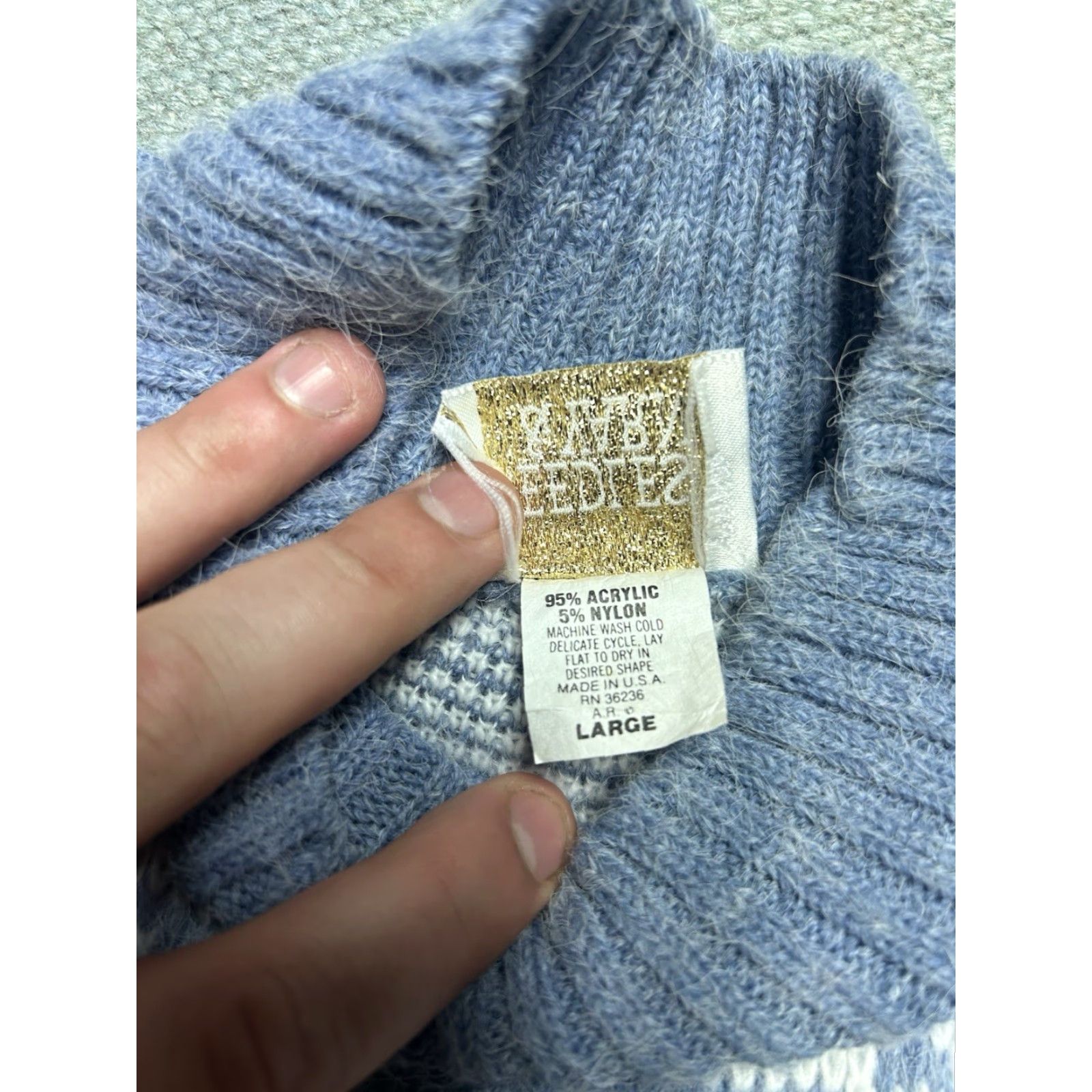 Vintage VINTAGE Nordic Icelandic blue white snowflake acrylic knit sweater Adult Large Sweater Mens White Size US L / EU 52-54 / 3 - 5 Thumbnail