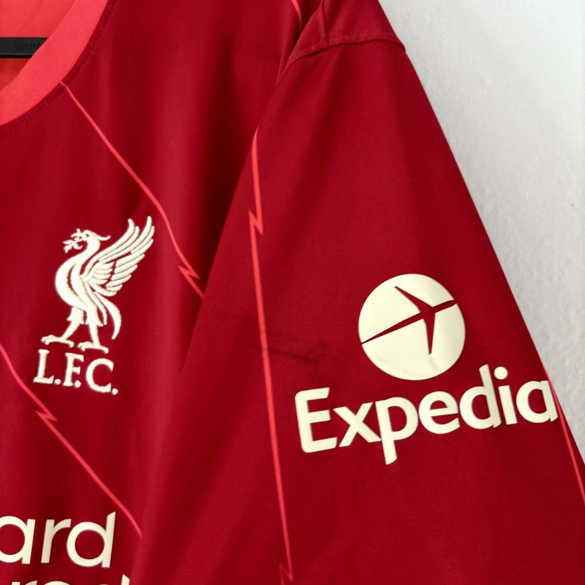 Nike 2021 2022 Liverpool England Nike Home Soccer Jersey Shirt FC Size US L / EU 52-54 / 3 - 4 Thumbnail